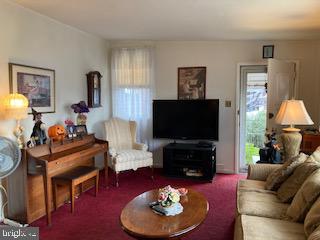 FOX CHASE - Residential