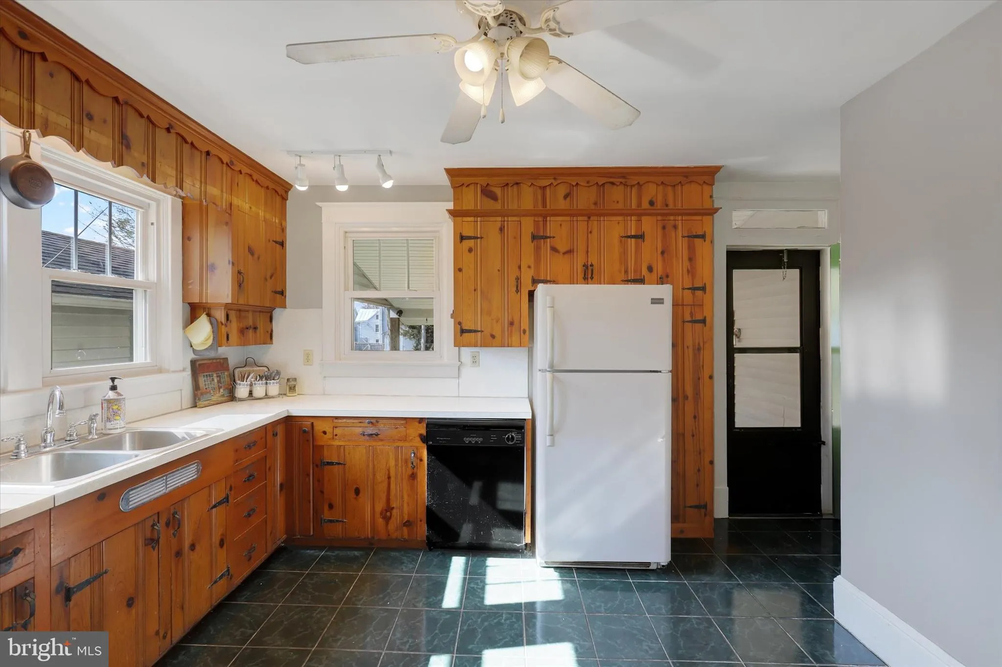 Shippensburg, Pennsylvania 17257, United States, 3 Bedrooms Bedrooms, ,2 BathroomsBathrooms,Residential,Active,84840