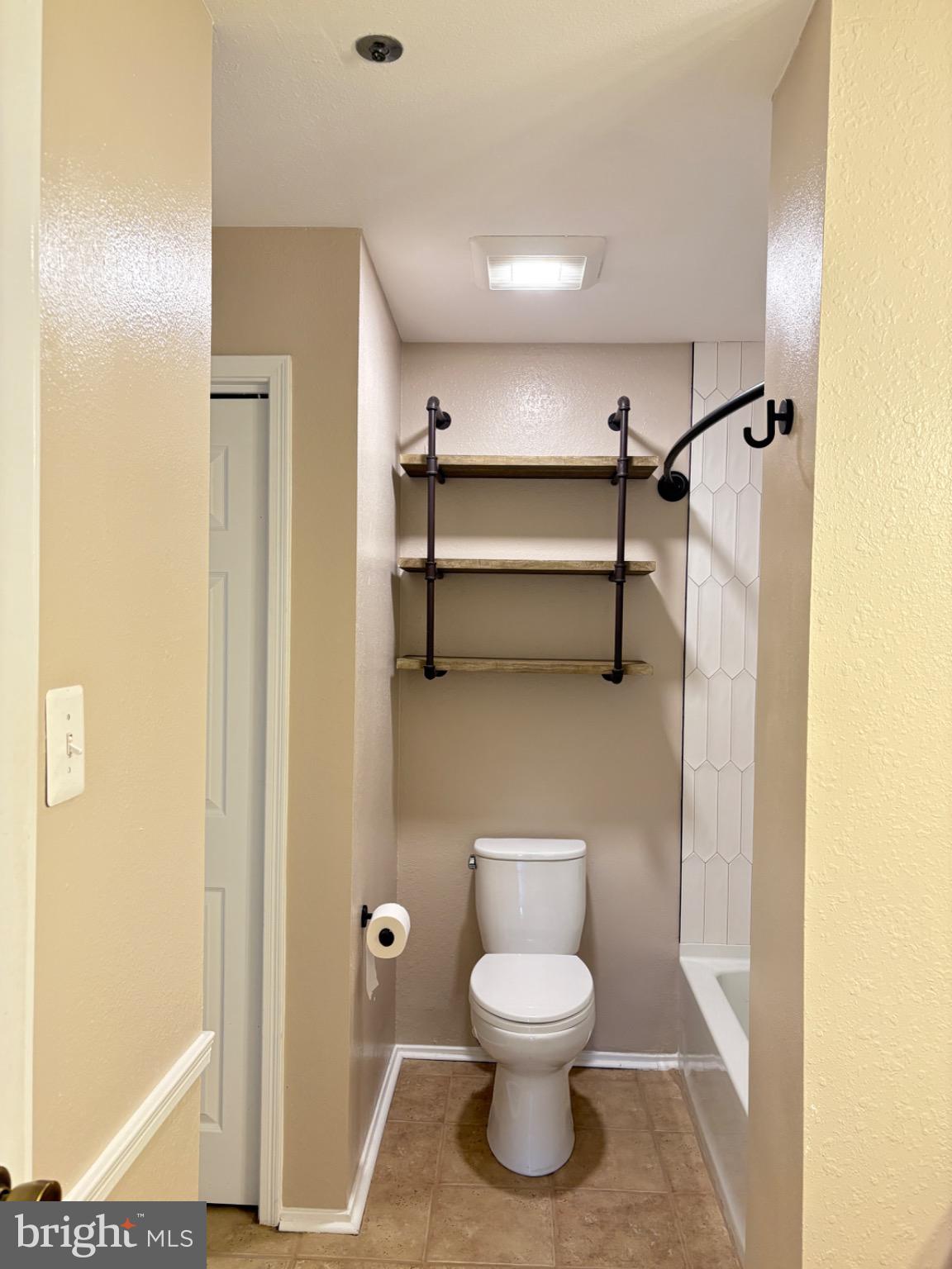 POINTE AT PARK CENTER - Residential Lease