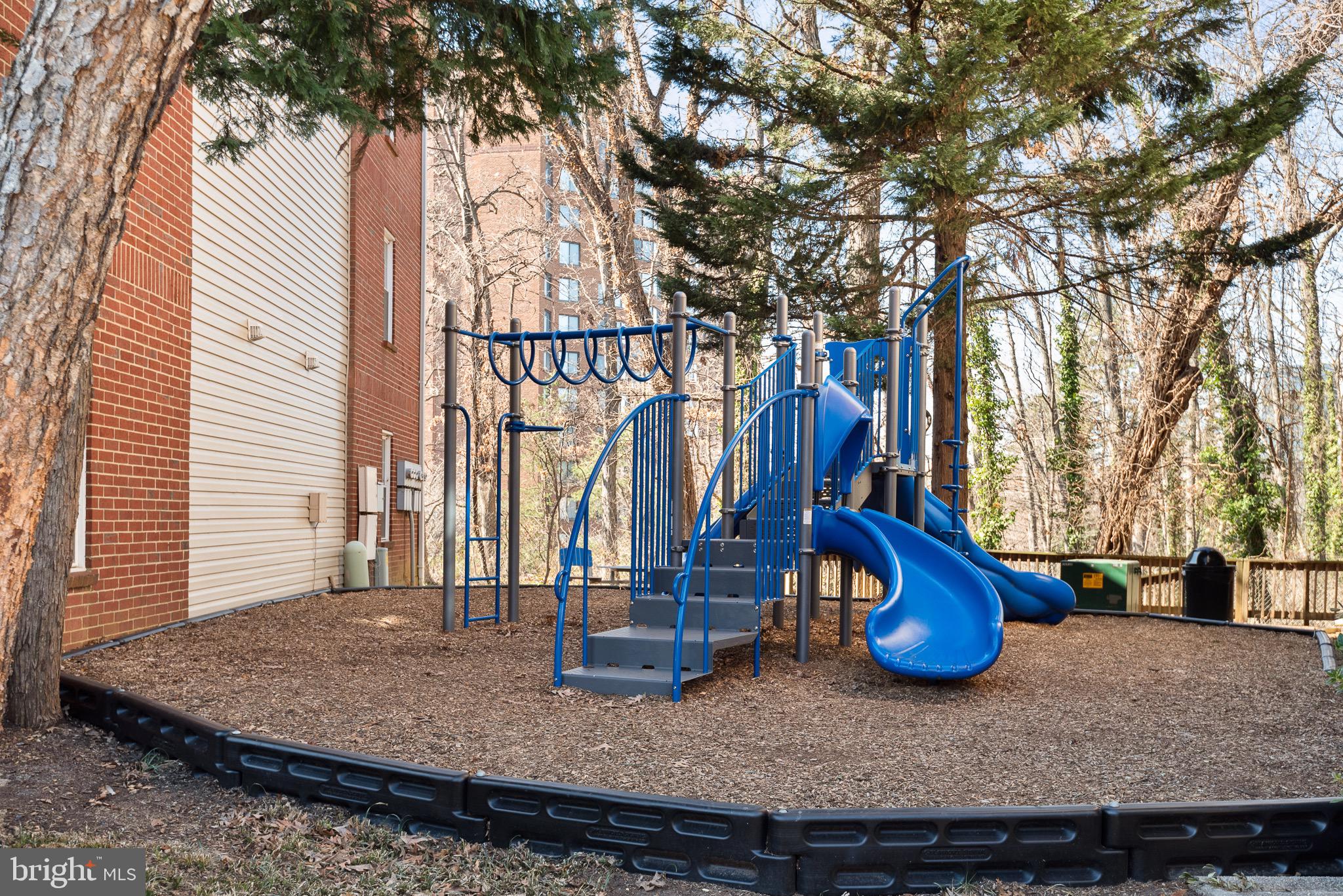 POINTE AT PARK CENTER - Residential Lease