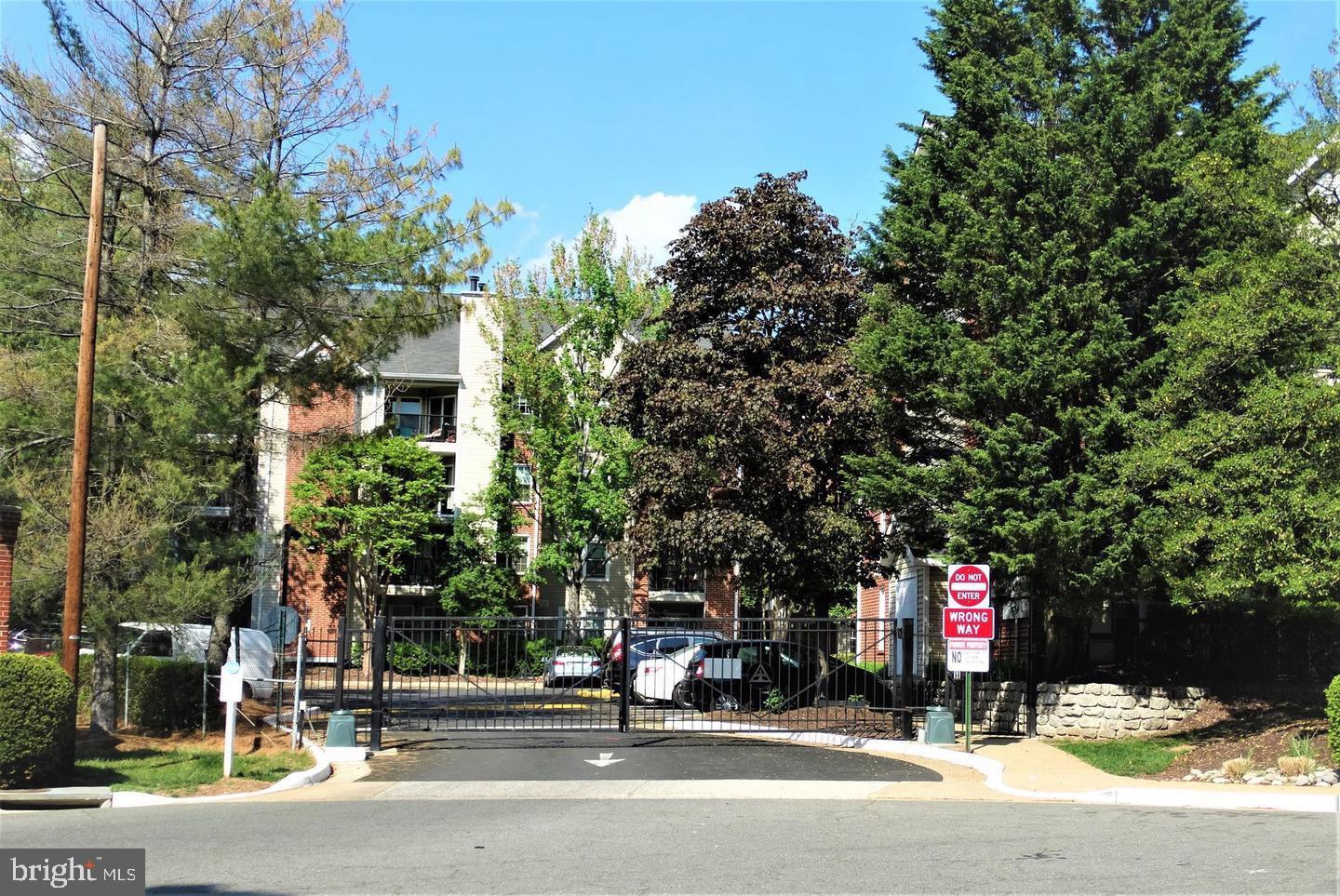 POINTE AT PARK CENTER - Residential Lease