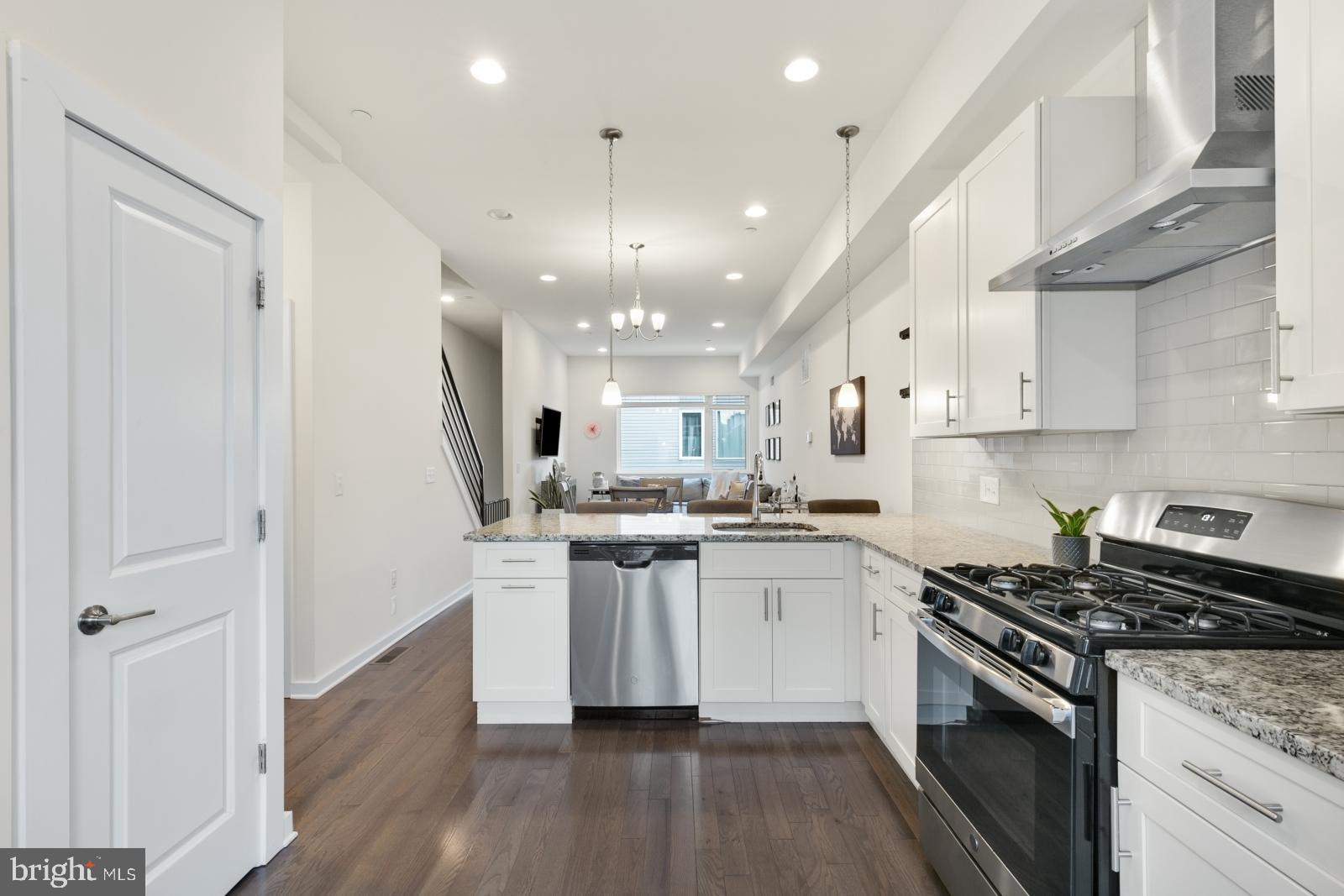 OLDE KENSINGTON - Residential