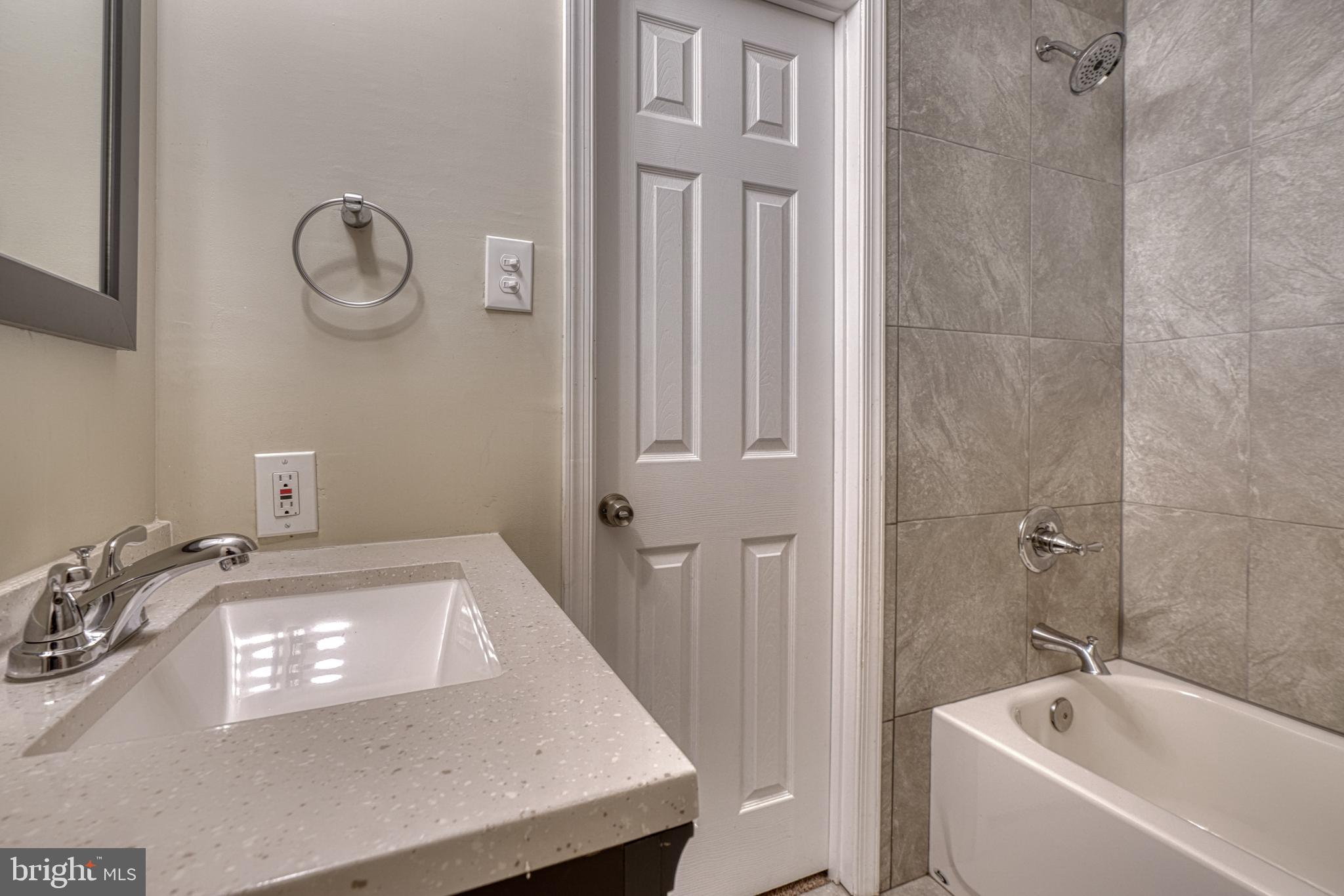 CARROLL PARK MANOR - Residential