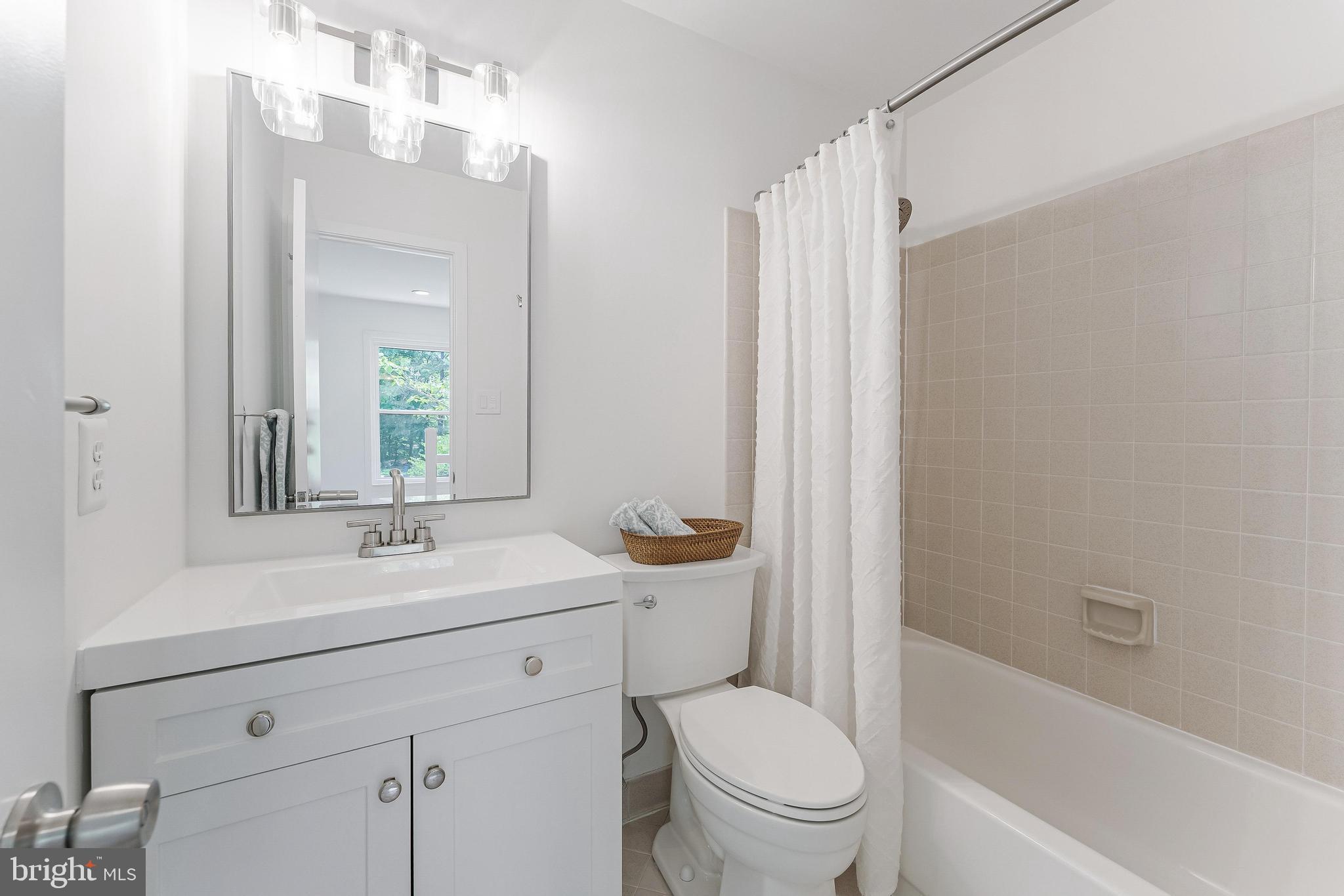 MALLARDS LANDING - Residential