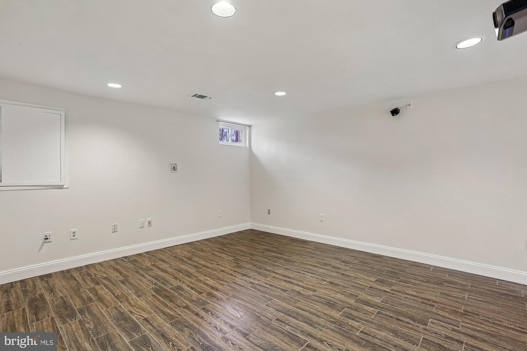 ORCHARD HILLS - Residential