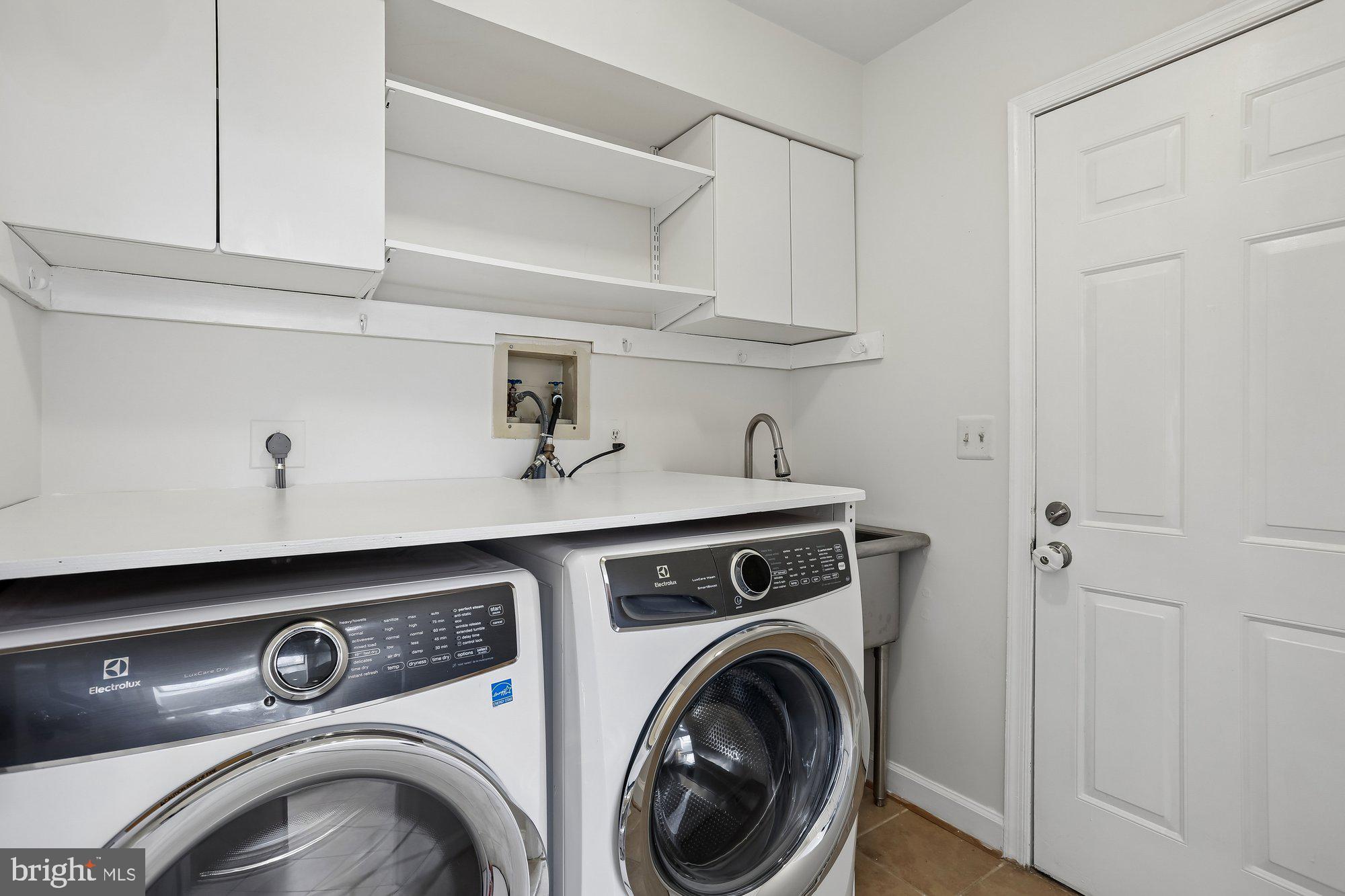 ORCHARD HILLS - Residential