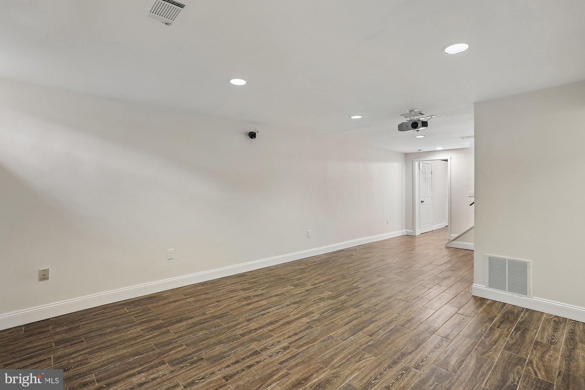 ORCHARD HILLS - Residential