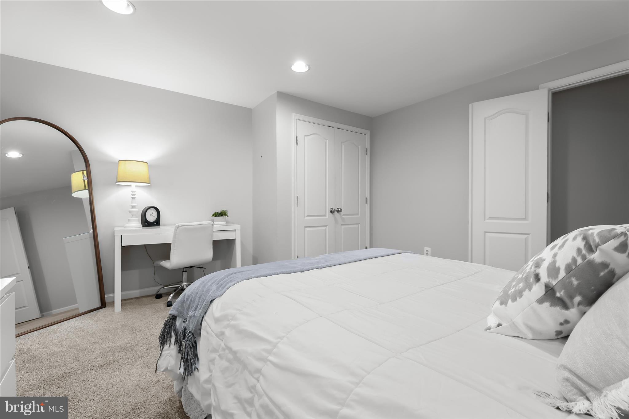 SUMMIT RIDGE - Residential