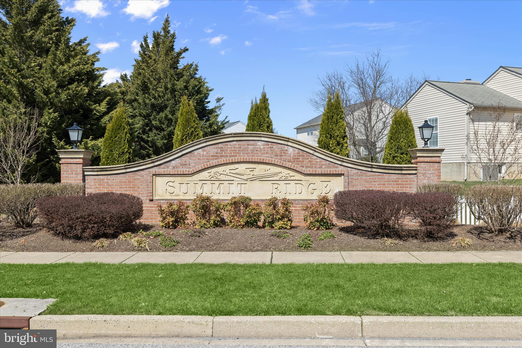 SUMMIT RIDGE - Residential