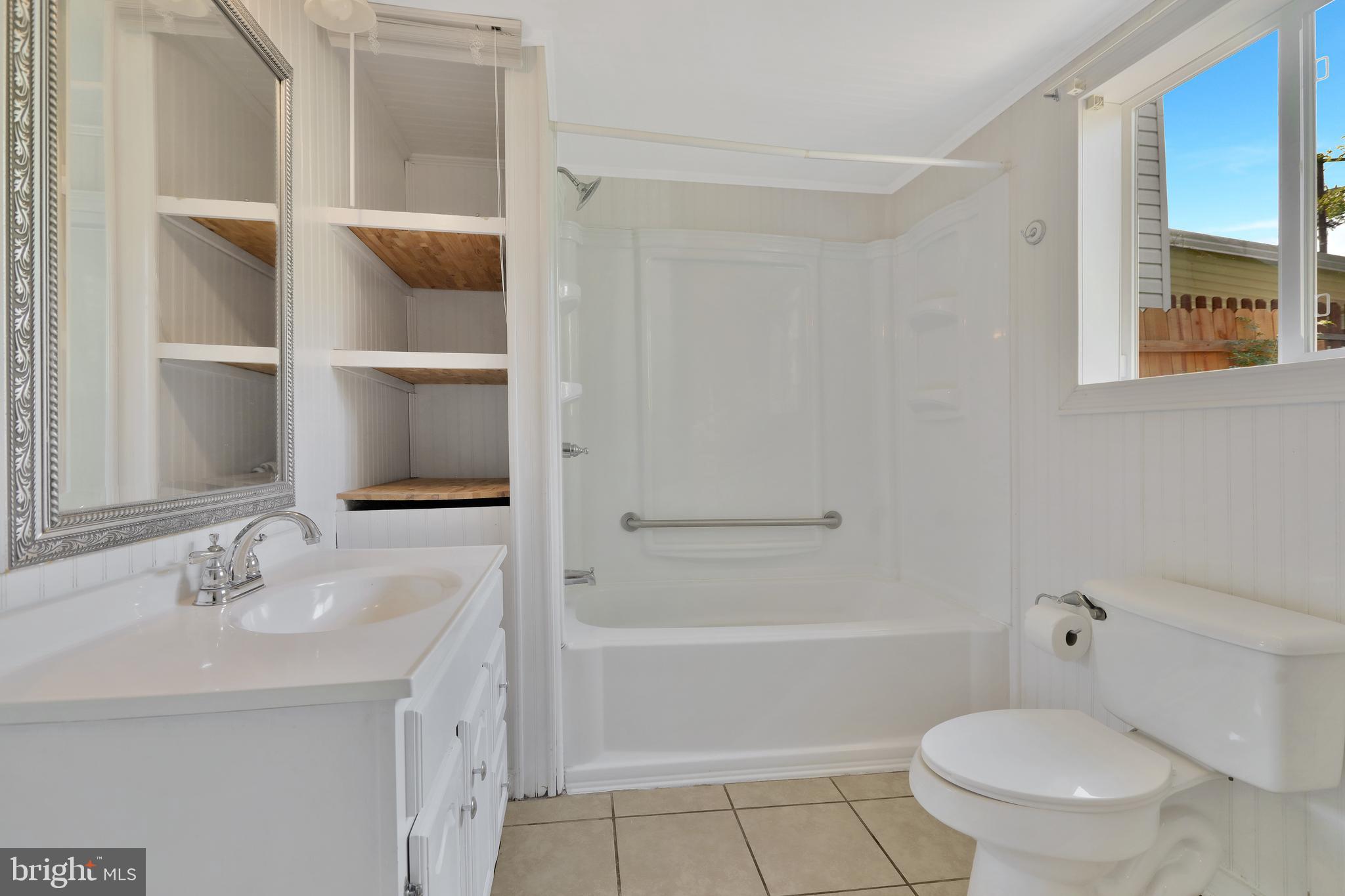 WEST SIDE - Residential