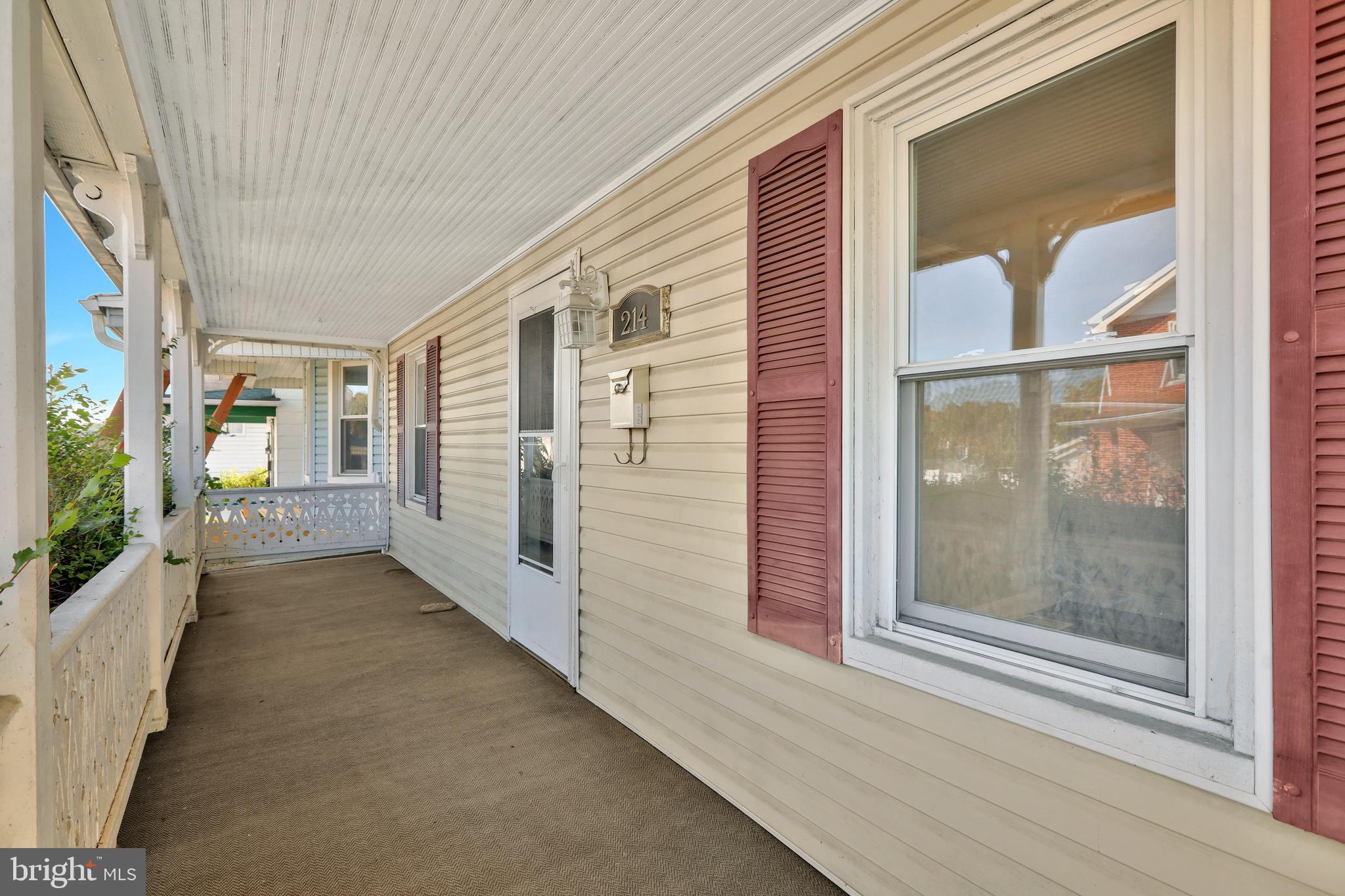 WEST SIDE - Residential