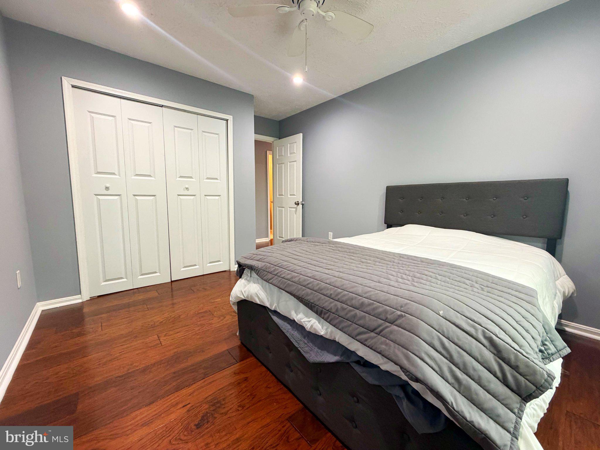 ST. CHARLES HAMPSHIRE - Residential