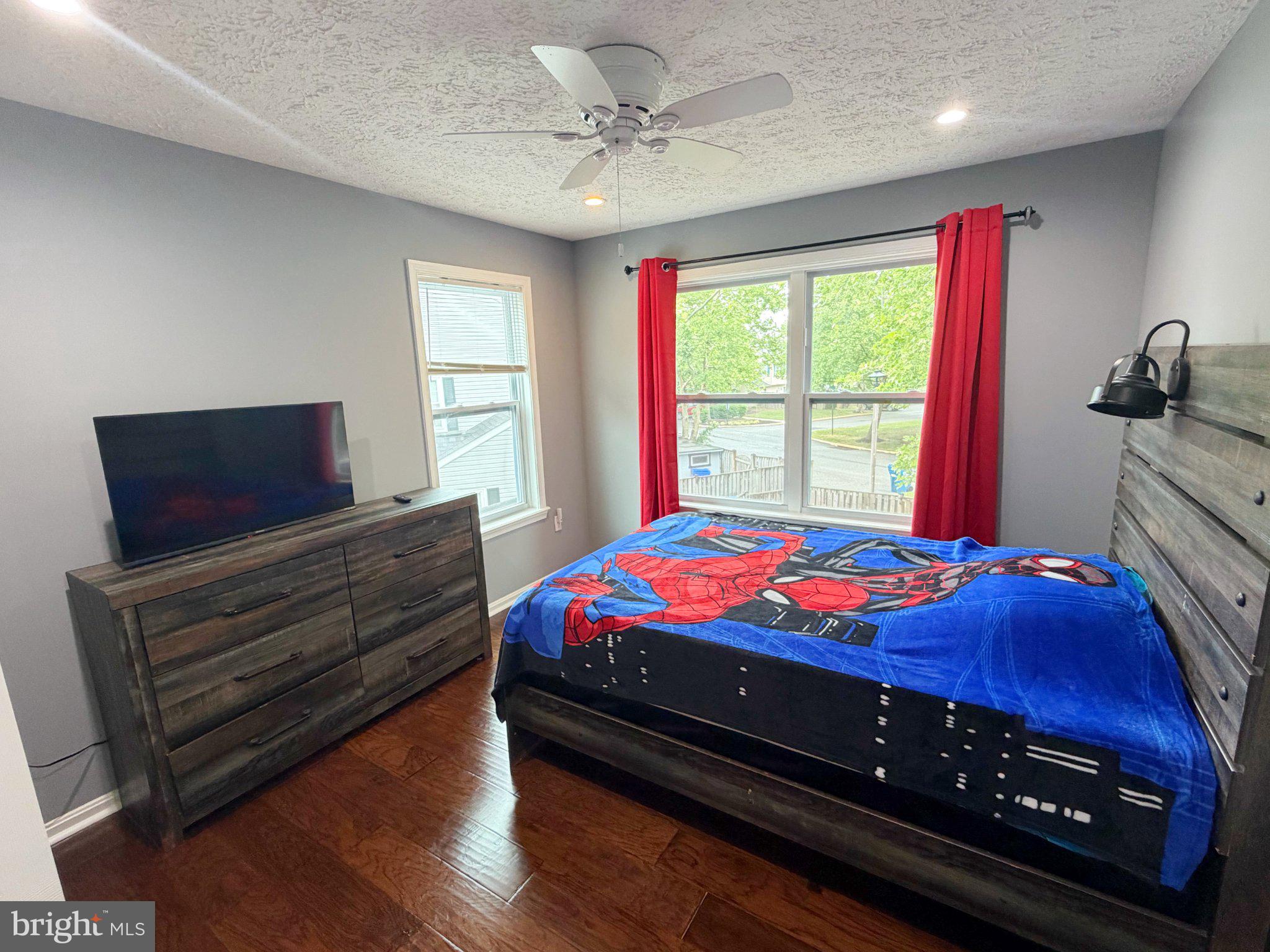 ST. CHARLES HAMPSHIRE - Residential