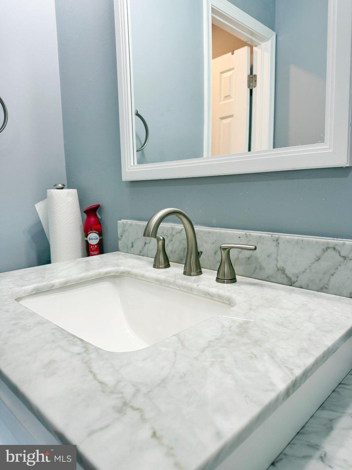 ST. CHARLES HAMPSHIRE - Residential