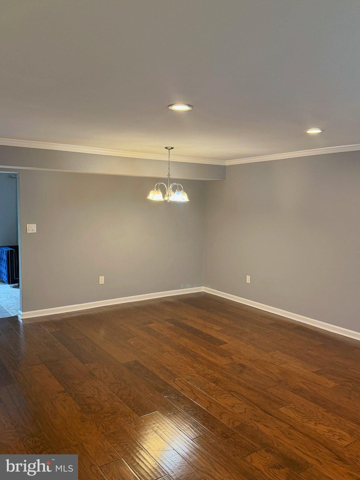 ST. CHARLES HAMPSHIRE - Residential