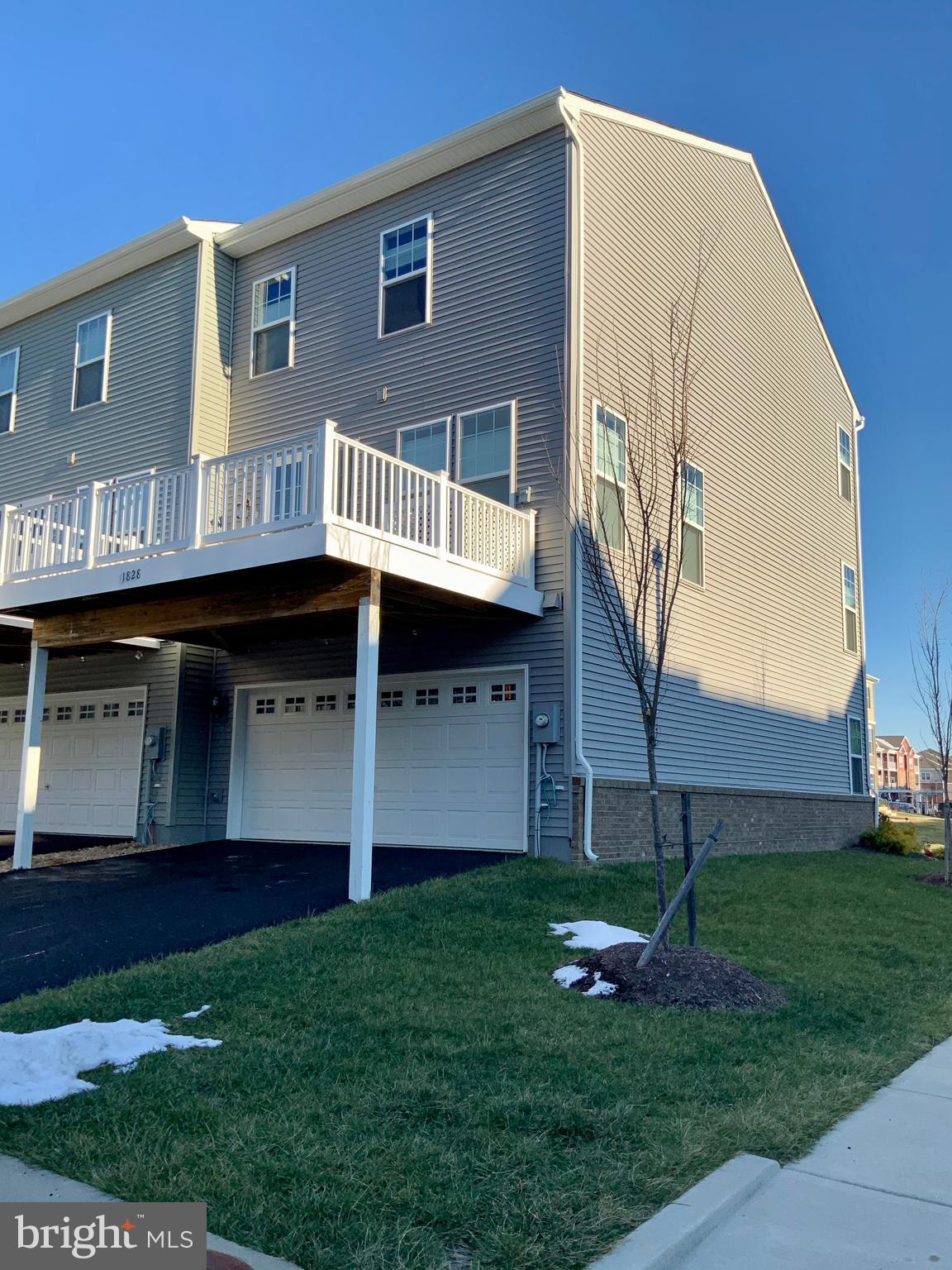 LANDING AT CENTRAL PARK - Residential Lease