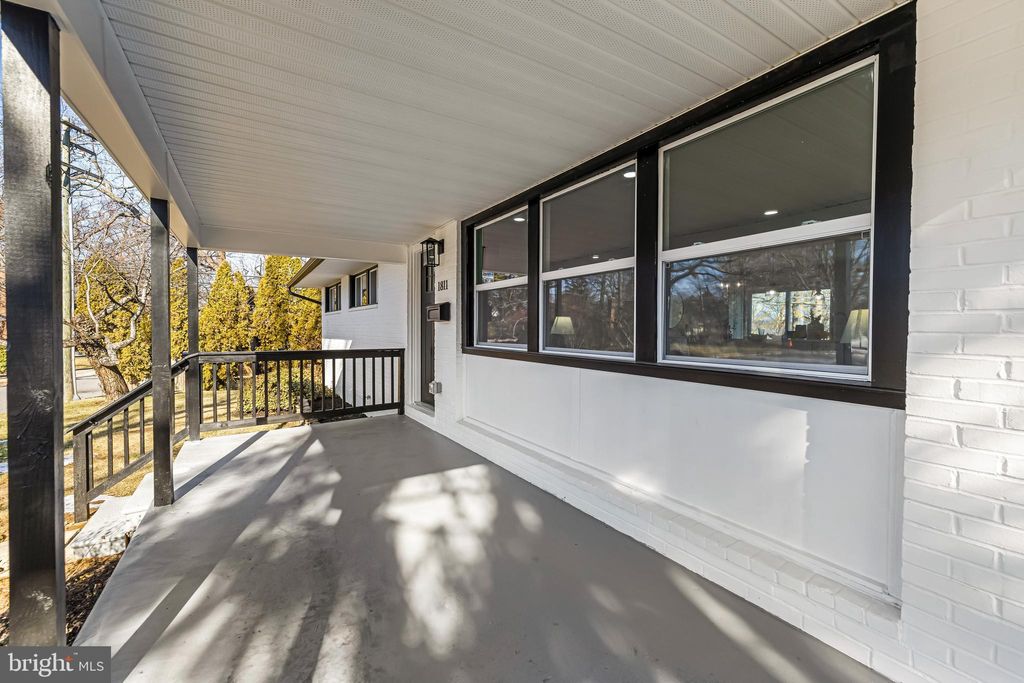 Photo of 1811 Vista Lane, LUTHERVILLE TIMONIUM, MD 21093 (MLS # MDBC2150438)