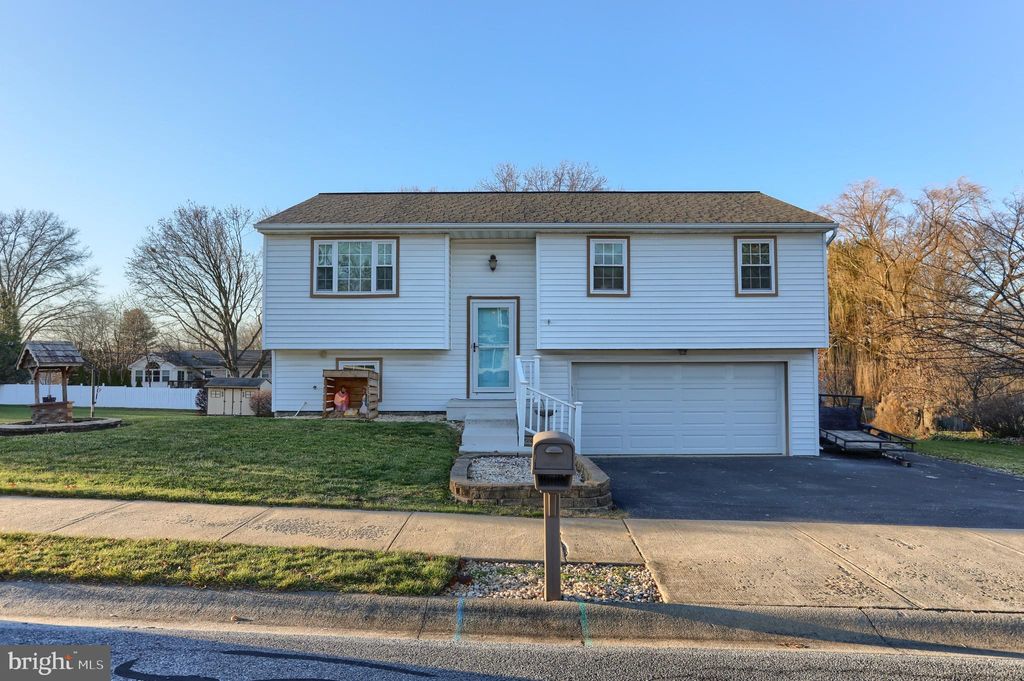 Photo of 229 Conway Drive, Lititz, PA 17543 (MLS # PALA2044896)