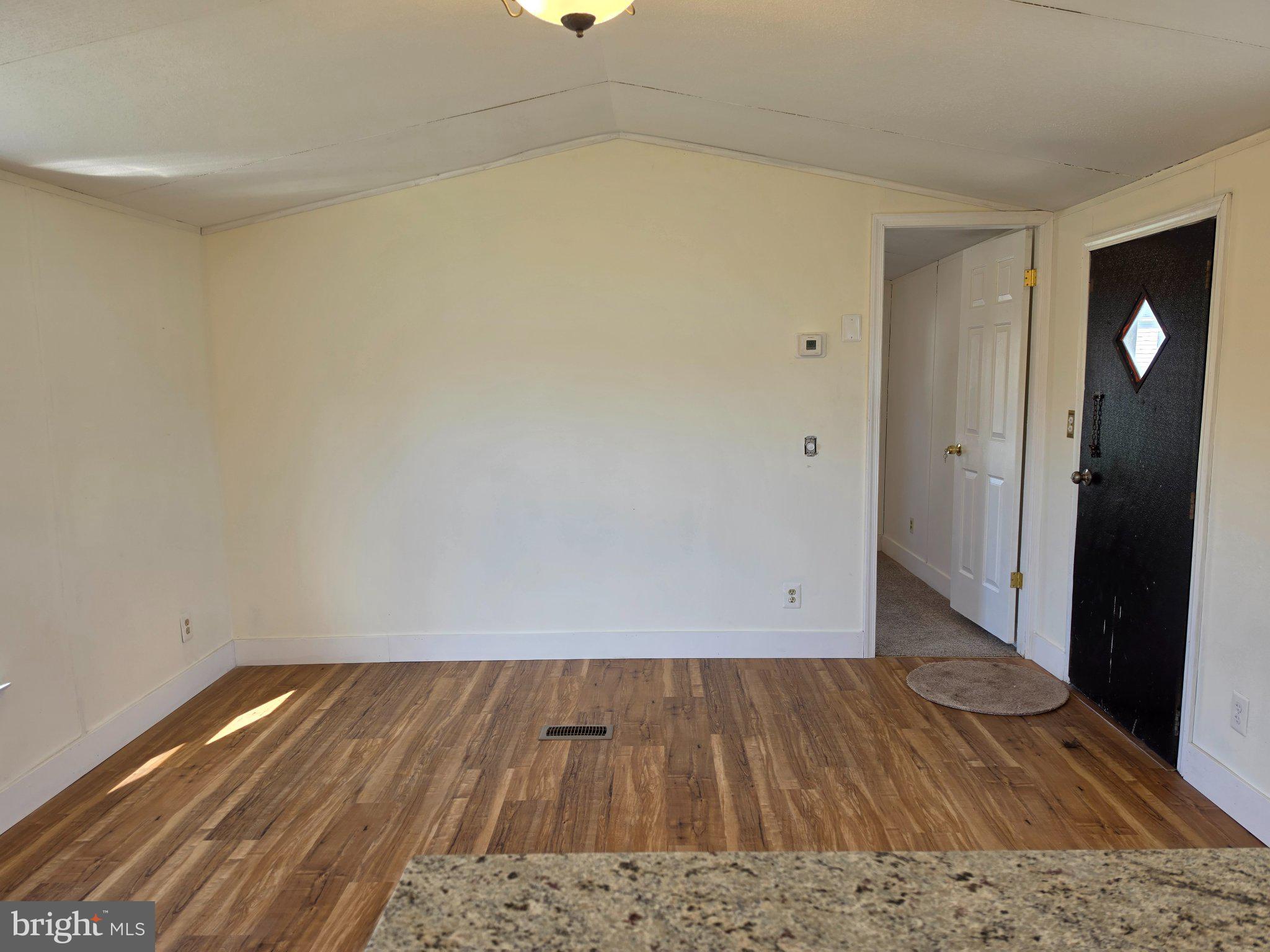 NEIGHBORS OF CREEKVIEW COURT - Residential