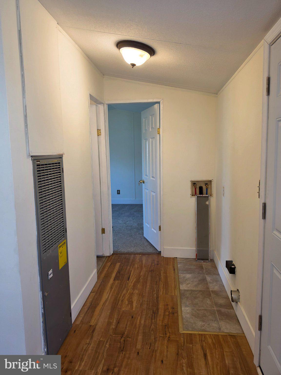 NEIGHBORS OF CREEKVIEW COURT - Residential