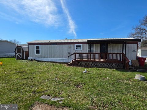 Mobile Home For Sale - 864 Aspen Avenue<br/> SPRING CITY, PA 19475