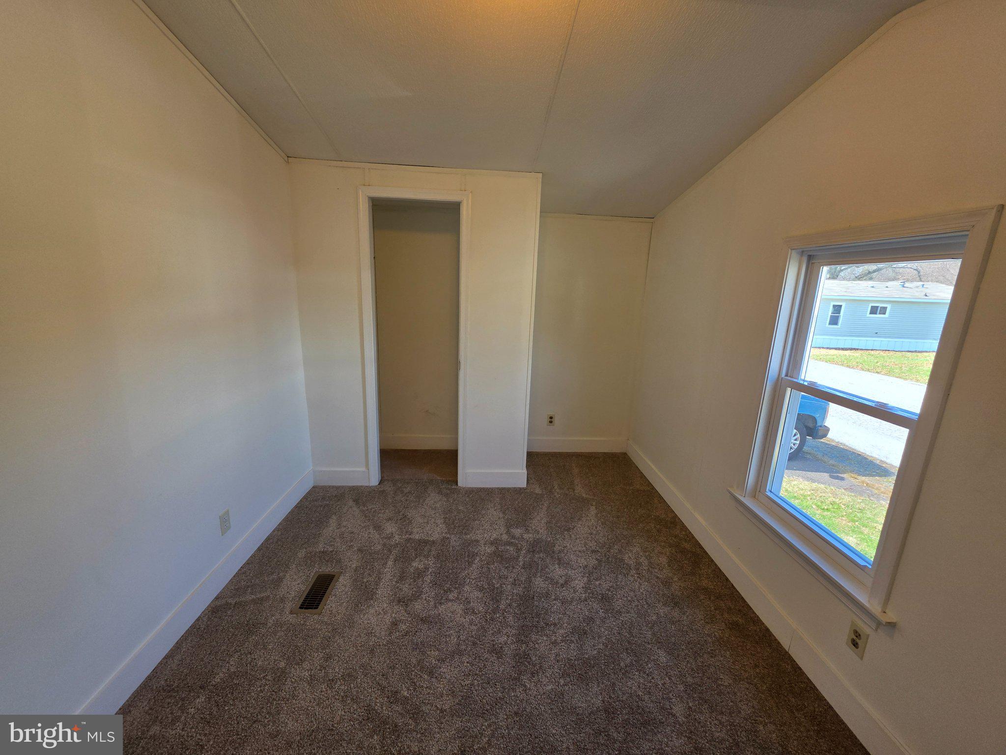 NEIGHBORS OF CREEKVIEW COURT - Residential