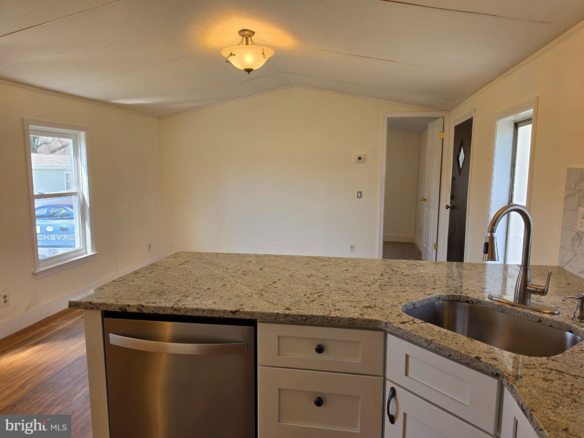 NEIGHBORS OF CREEKVIEW COURT - Residential