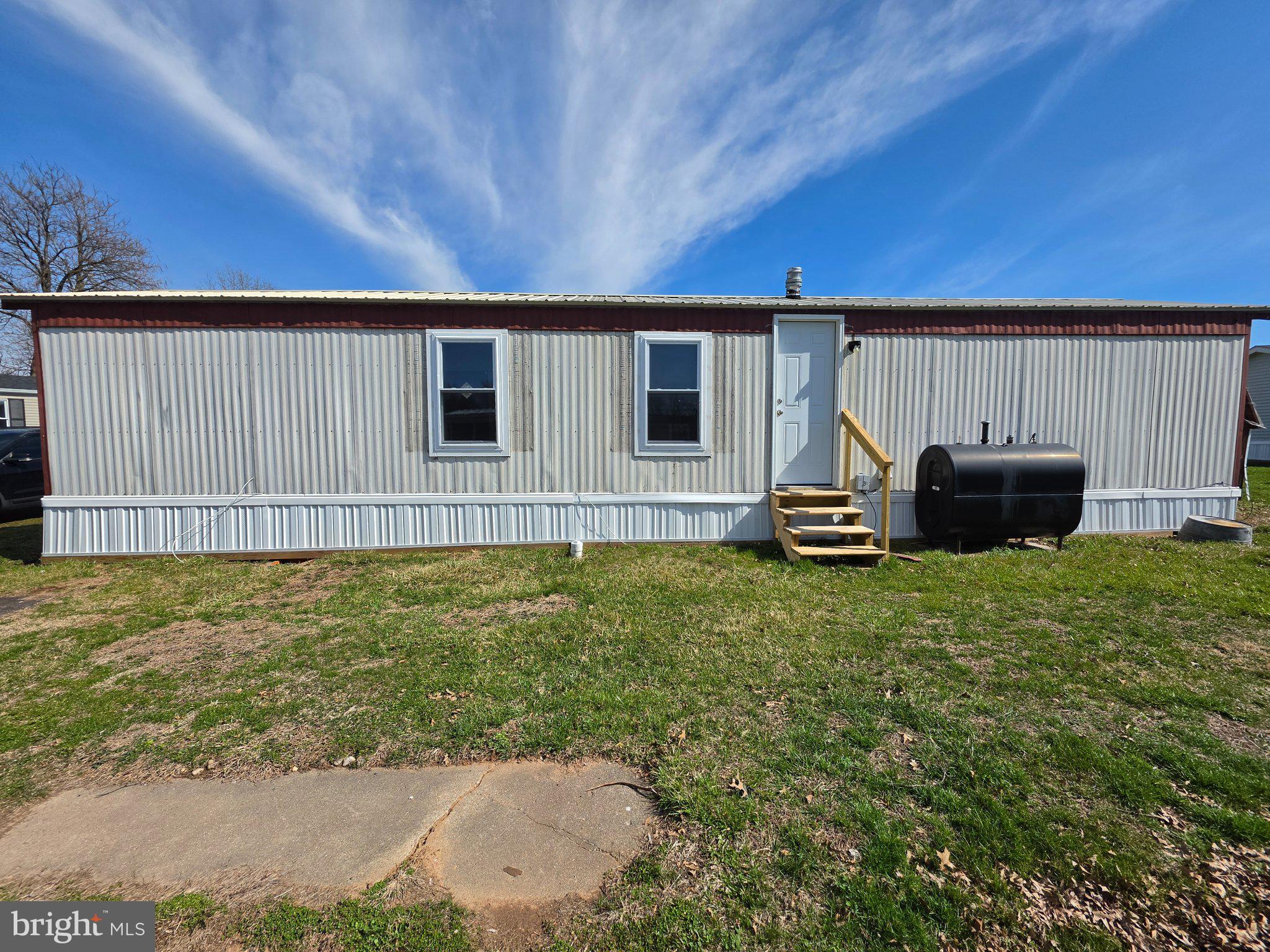 NEIGHBORS OF CREEKVIEW COURT - Residential