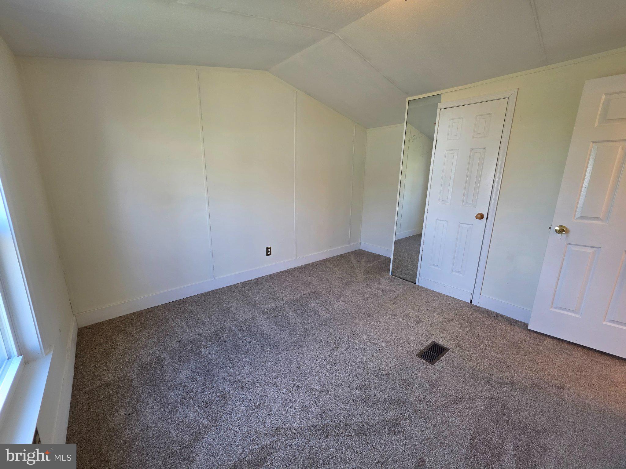 NEIGHBORS OF CREEKVIEW COURT - Residential