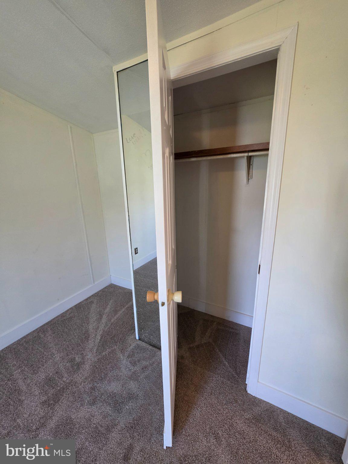 NEIGHBORS OF CREEKVIEW COURT - Residential