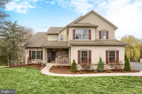 Photo of 1720 Sawyer Lane, MECHANICSBURG, PA 17050 (MLS # PACB2052218)