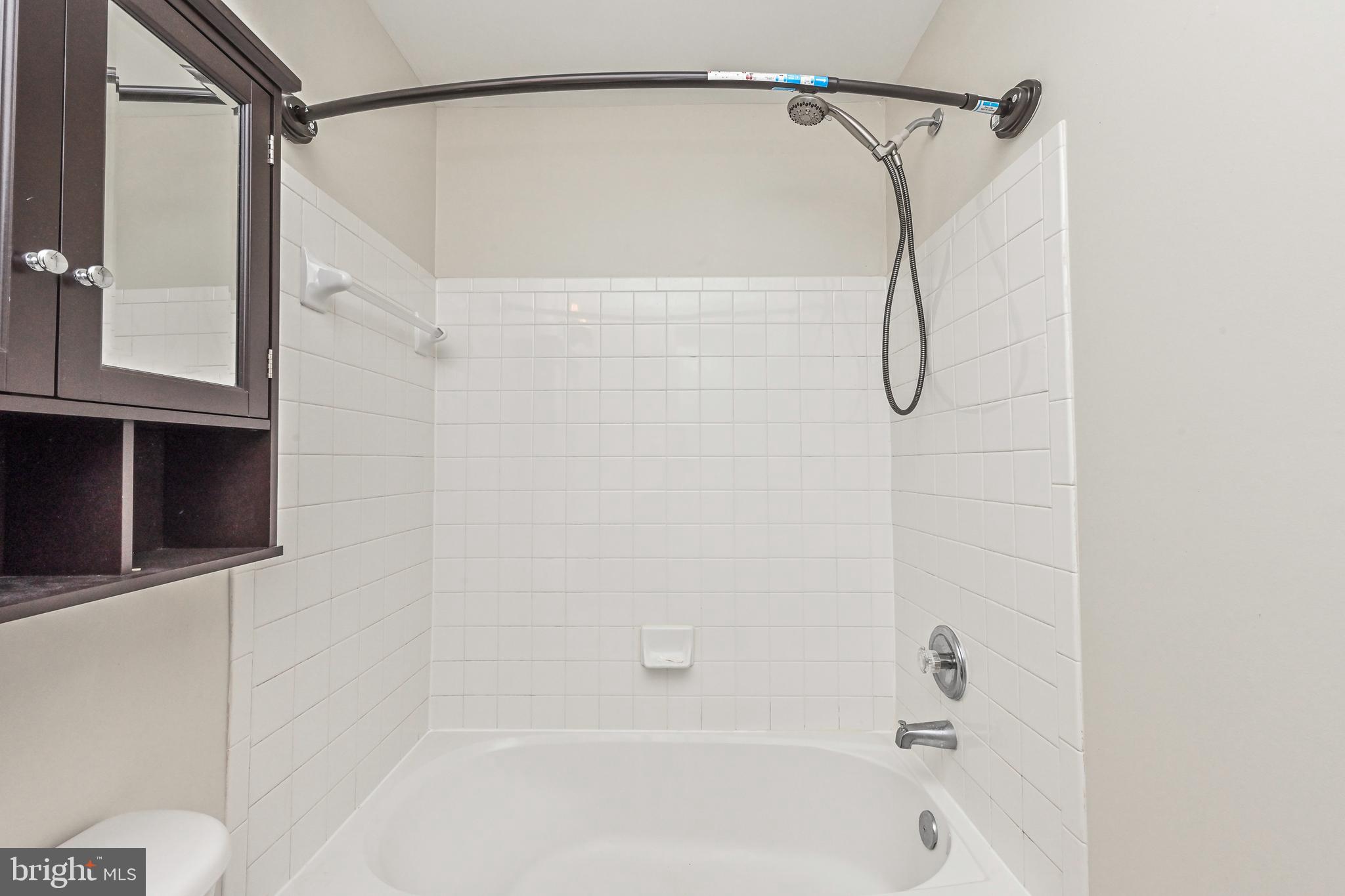 KINGSBROOKE - Residential Lease