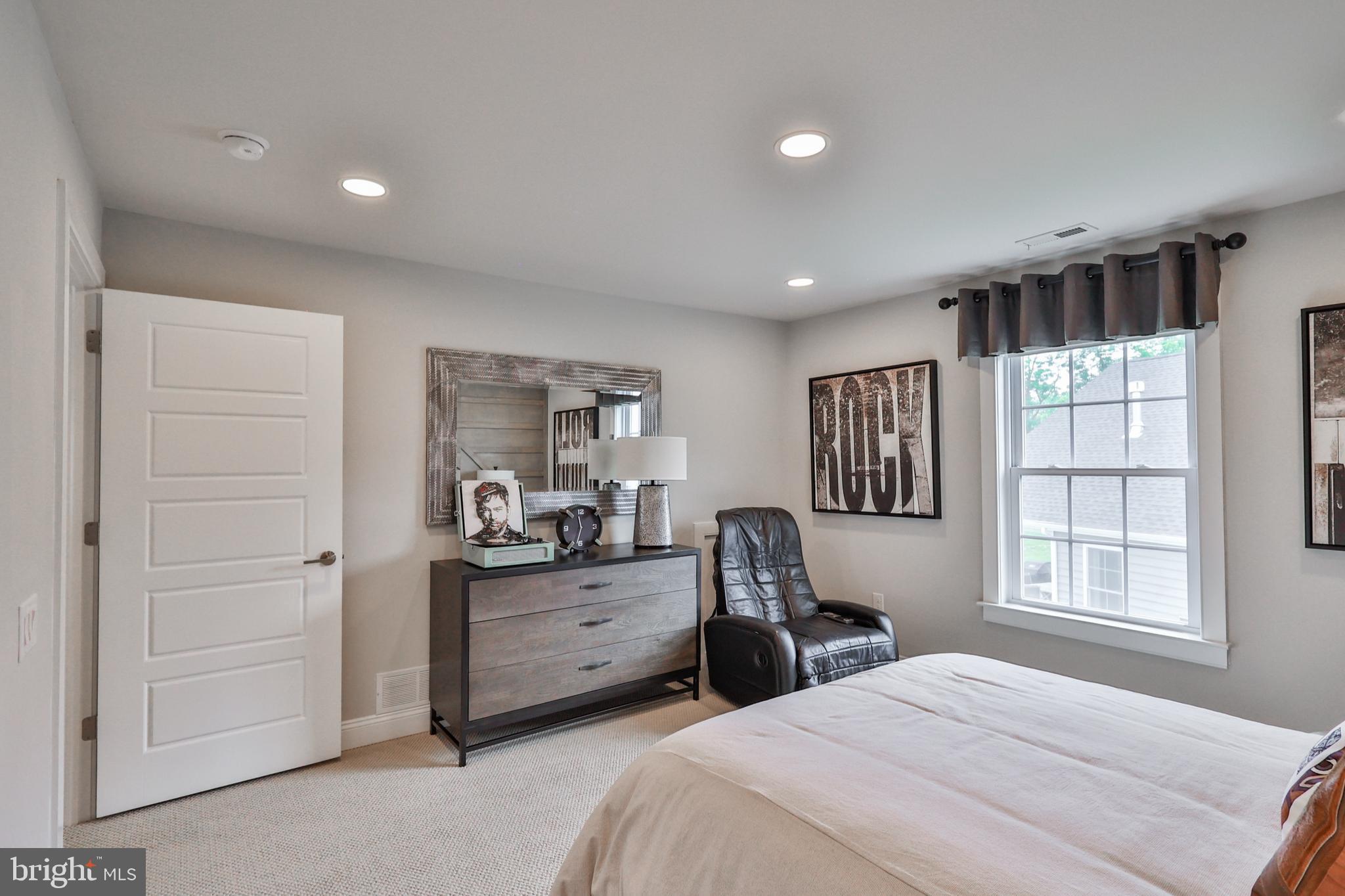 TRADITIONS OF AMERICA AT GREEN POND - Residential