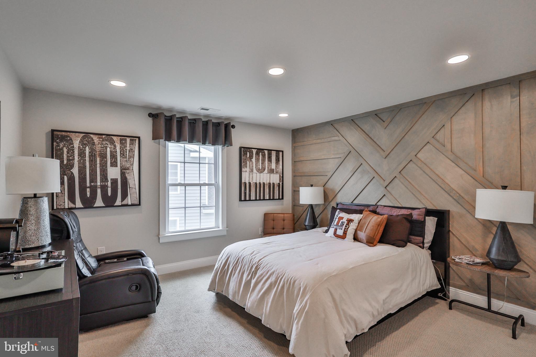 TRADITIONS OF AMERICA AT GREEN POND - Residential