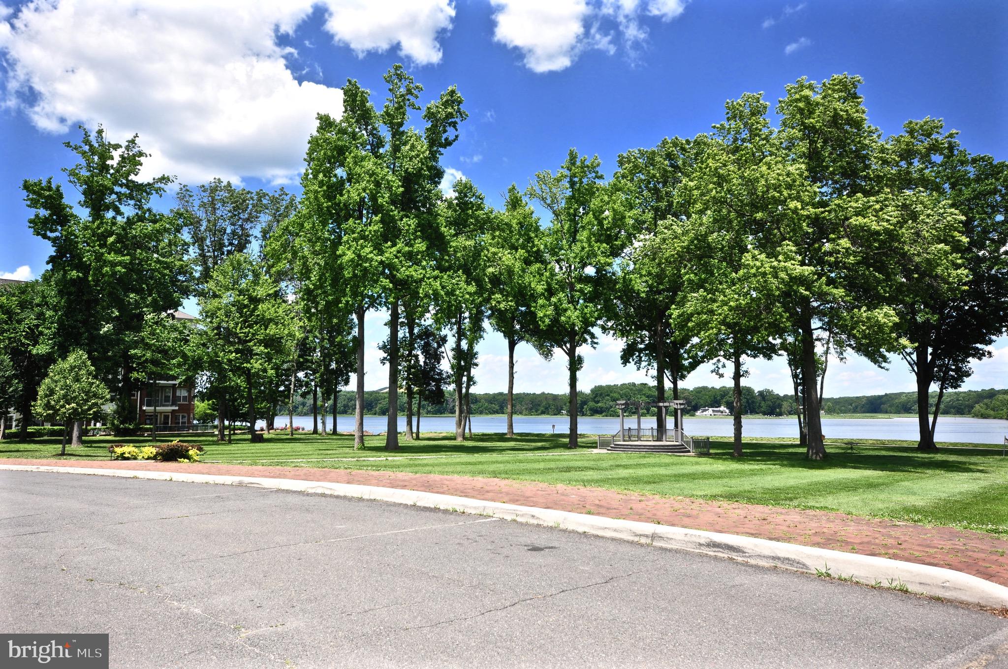 BELMONT BAY - Residential