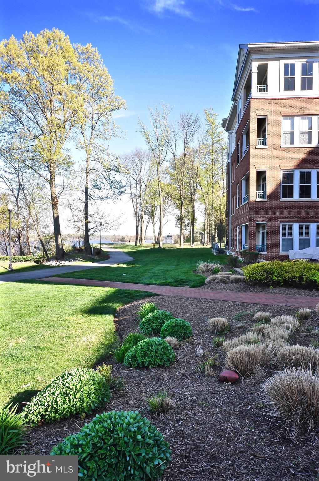 BELMONT BAY - Residential