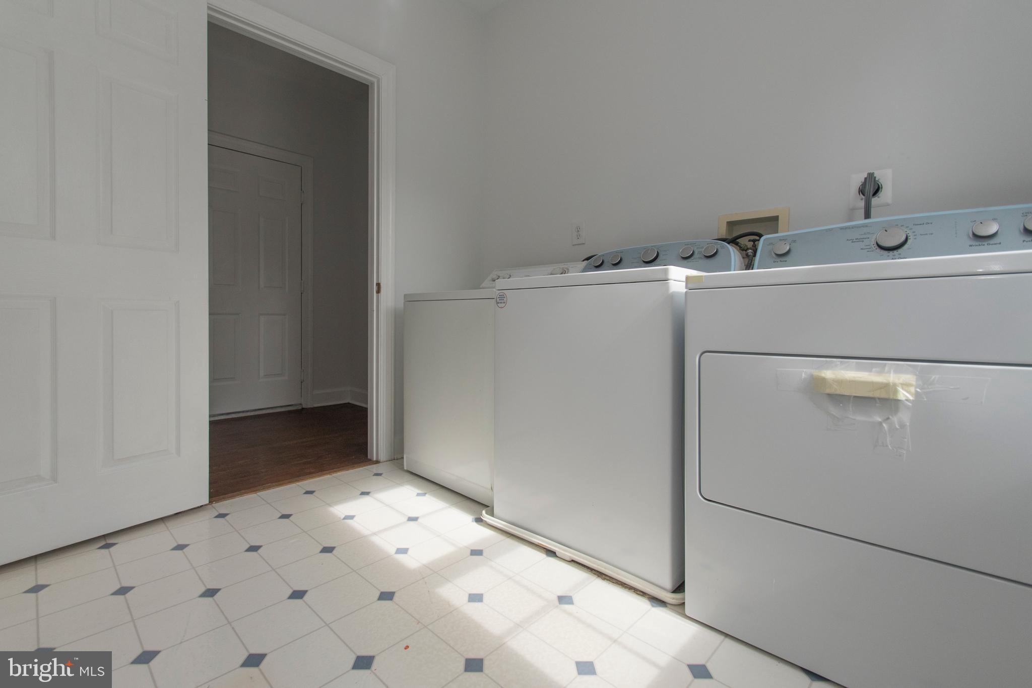 POTOMAC GLEN - Residential