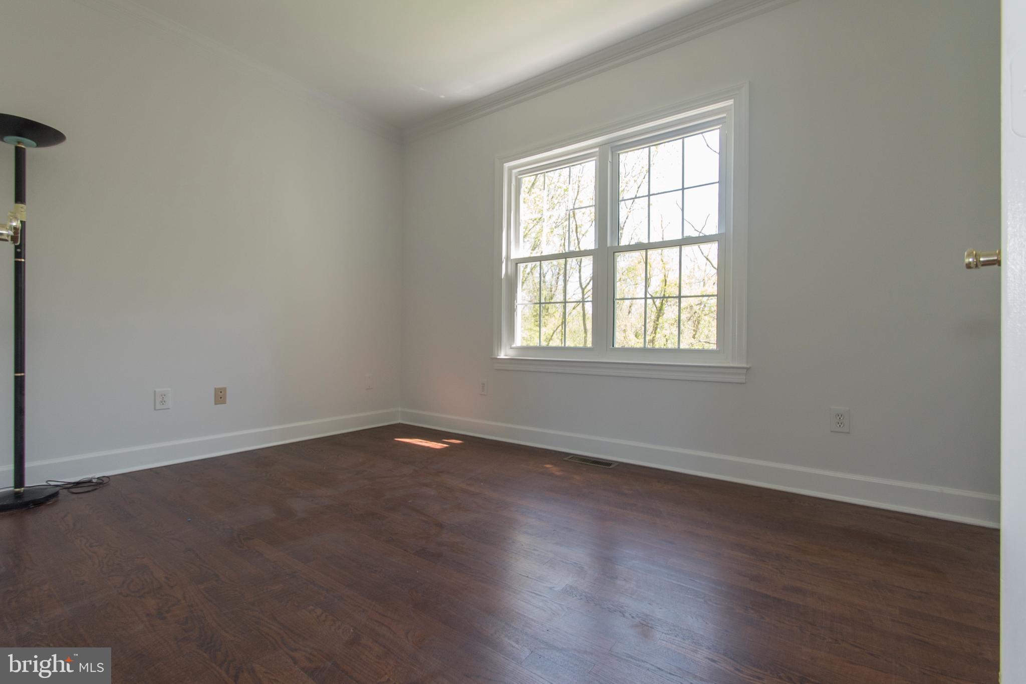 POTOMAC GLEN - Residential