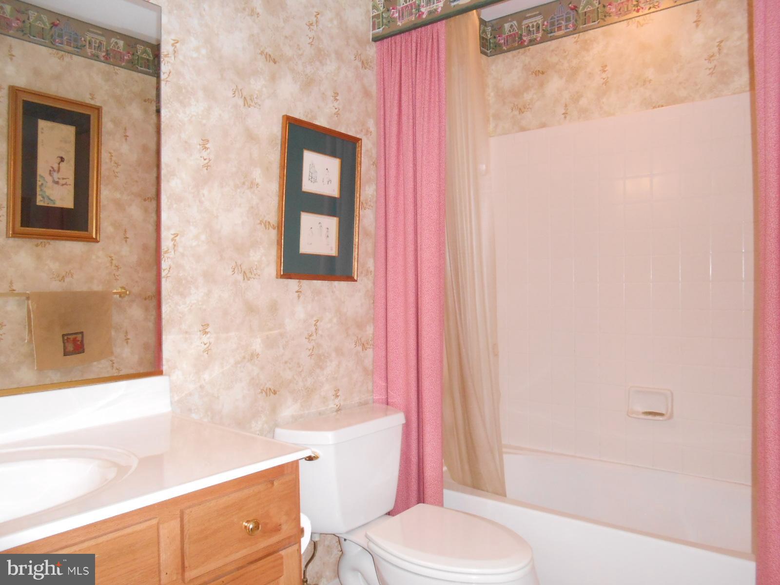 CROFTON COLONY - Residential Lease