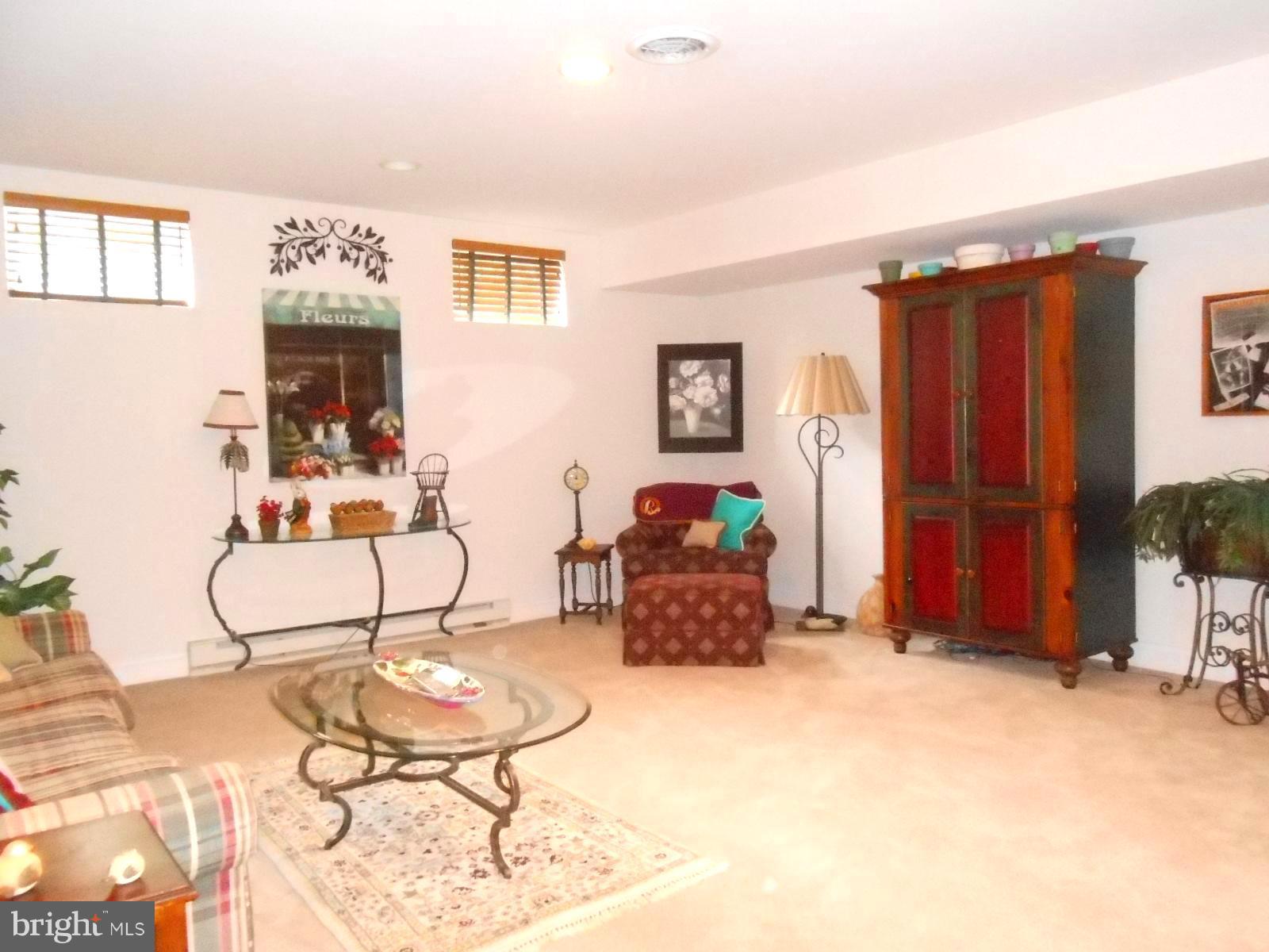 CROFTON COLONY - Residential Lease