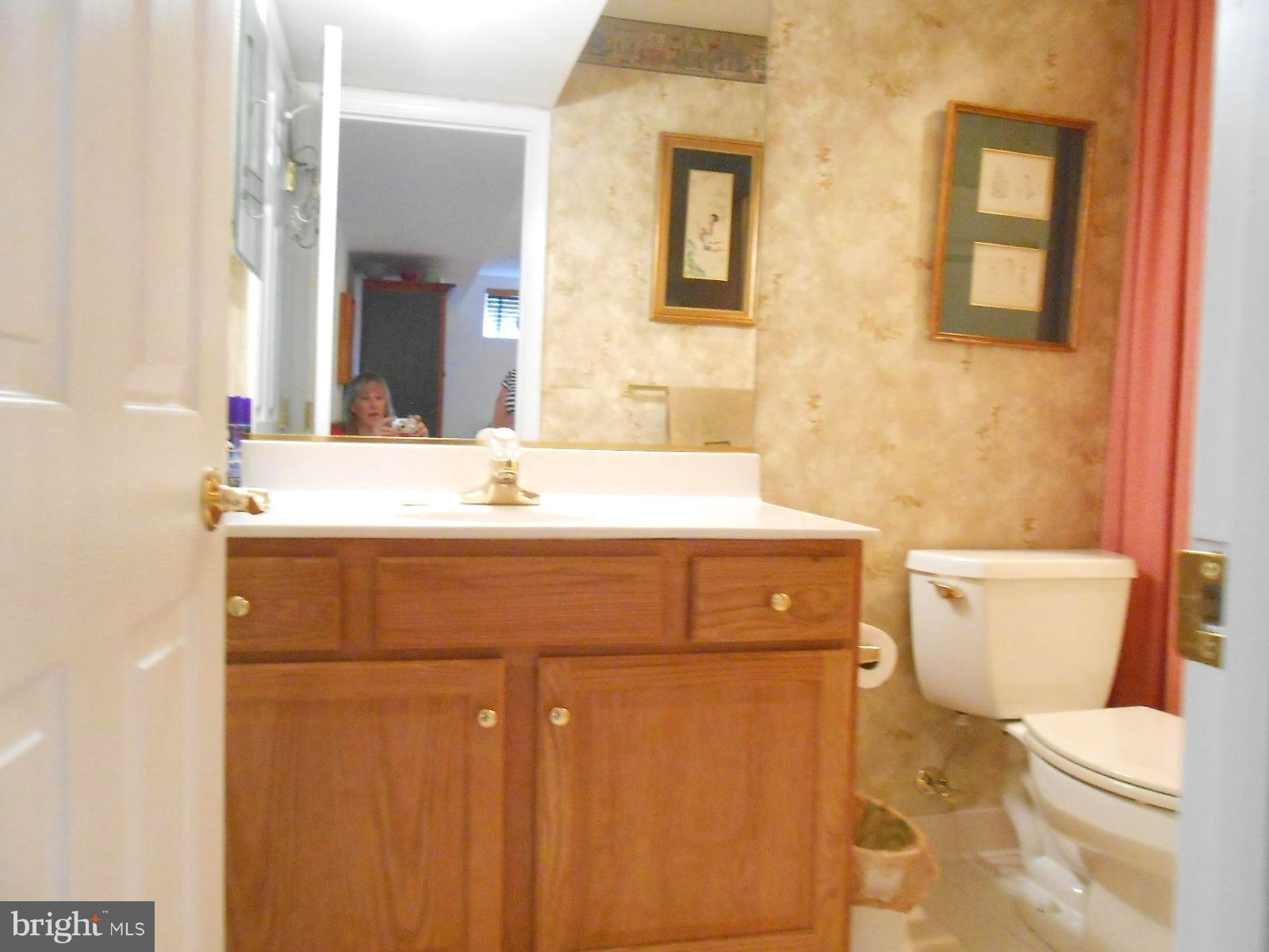 CROFTON COLONY - Residential Lease