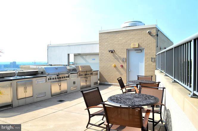 MIDTOWN BETHESDA NORTH - Residential Lease