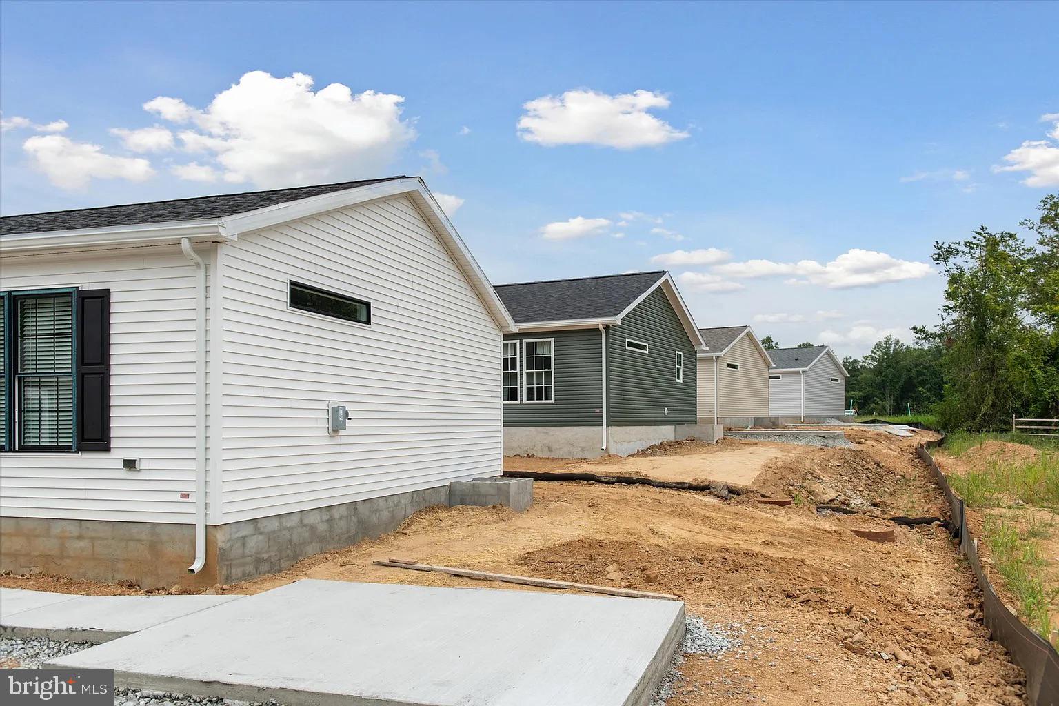 CINNAMON WOODS - Residential