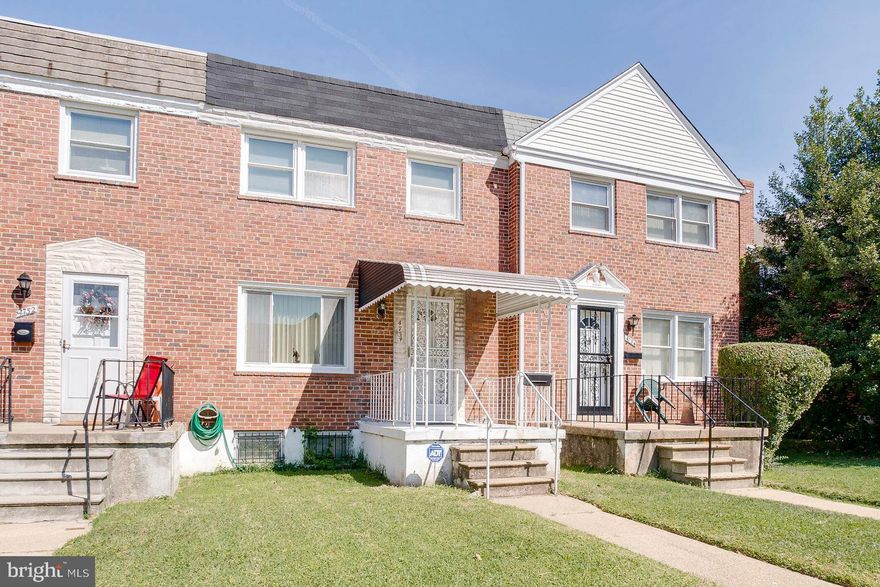 Move right into this home that has been beautifully taken care of by long time owner. New roof just 2 years ago, kitchen remodeled 2013 & Lennox HVAC added at same time. Parking pad in back which is also fenced. Make an offer today! While this home shows well, it is being sold strictly as is with no warranties expressed or implied. Property being sold as a Short Sale. Third party processor required (see attached disclosures). All offers and real estate agent commissions are subject to 3rd party approval of seller's mortgage company/lenders and any other lien holders & subject to seller's acceptance of those short sale terms. Current price was approved prior to buyer's financing falling thru.