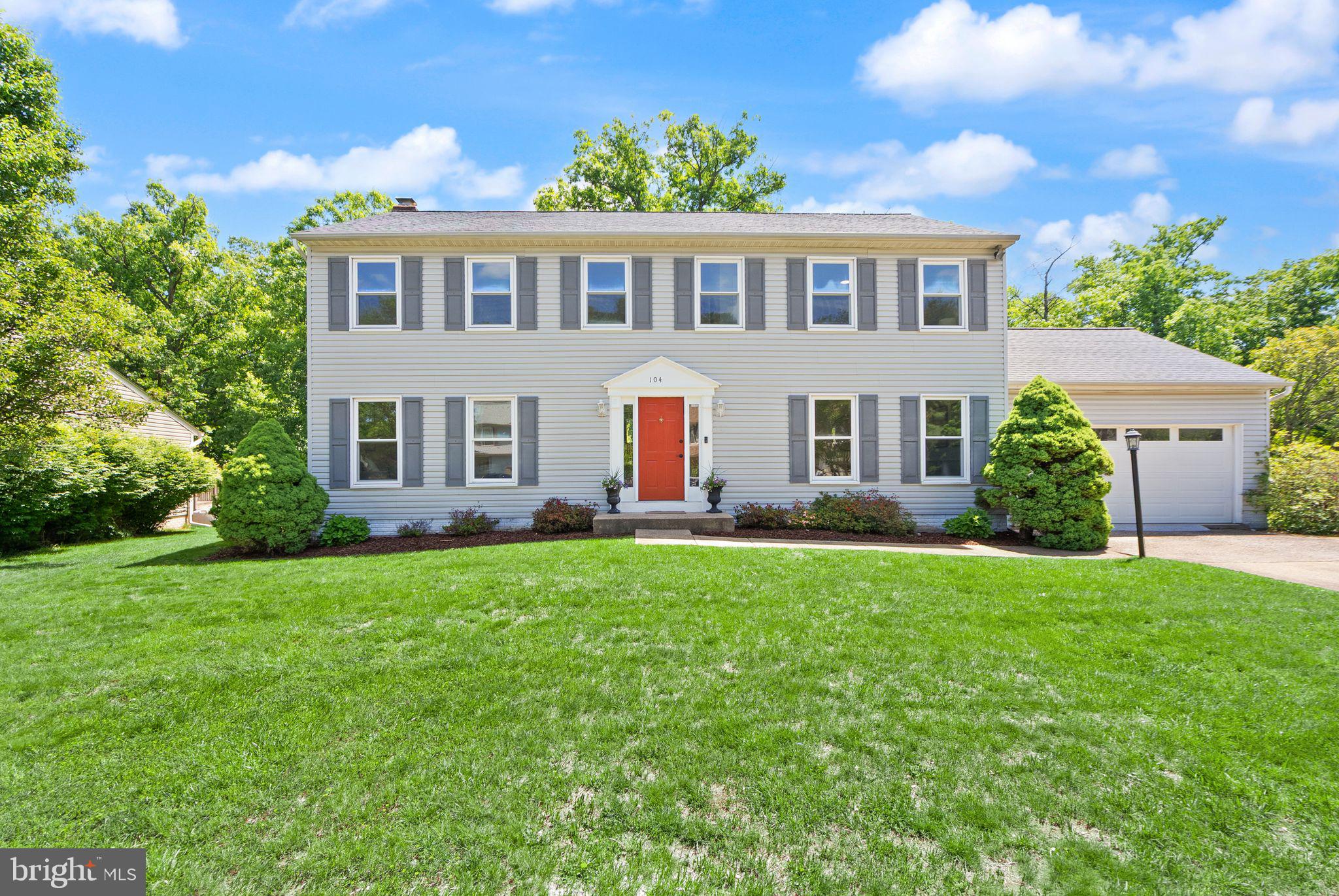 104 BRIARWOOD COURT