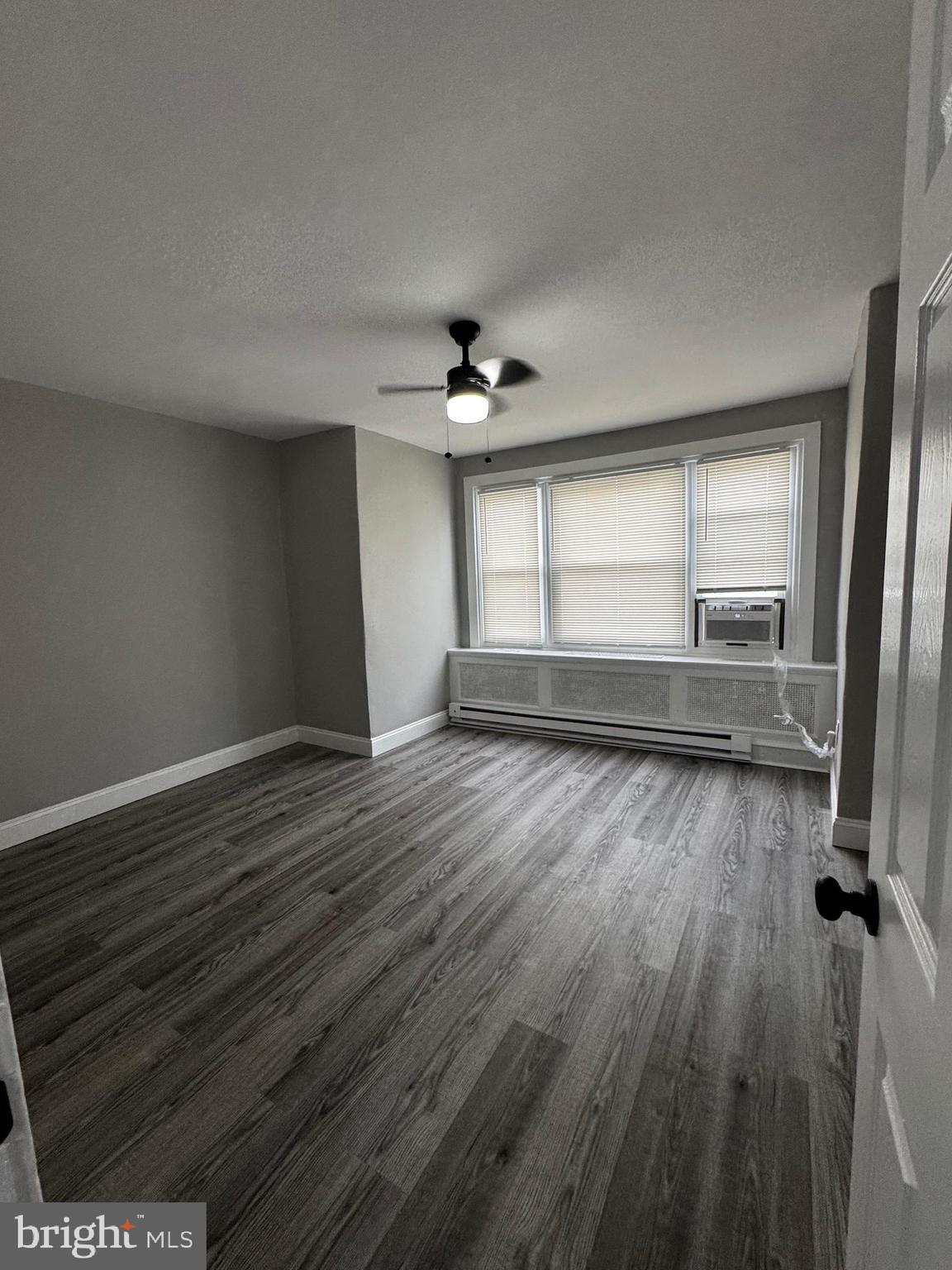 ELMWOOD PARK - Residential Income