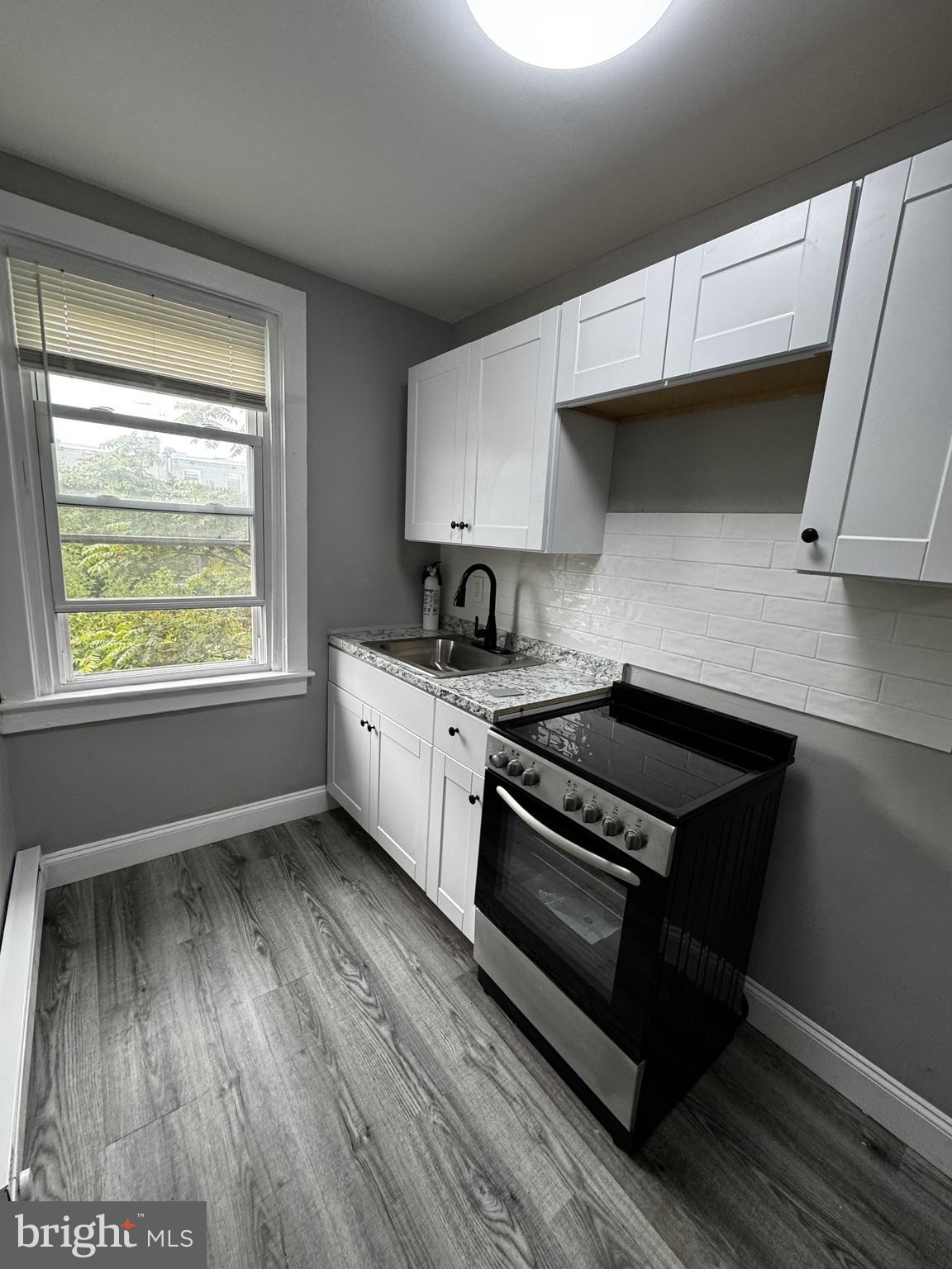 ELMWOOD PARK - Residential Income