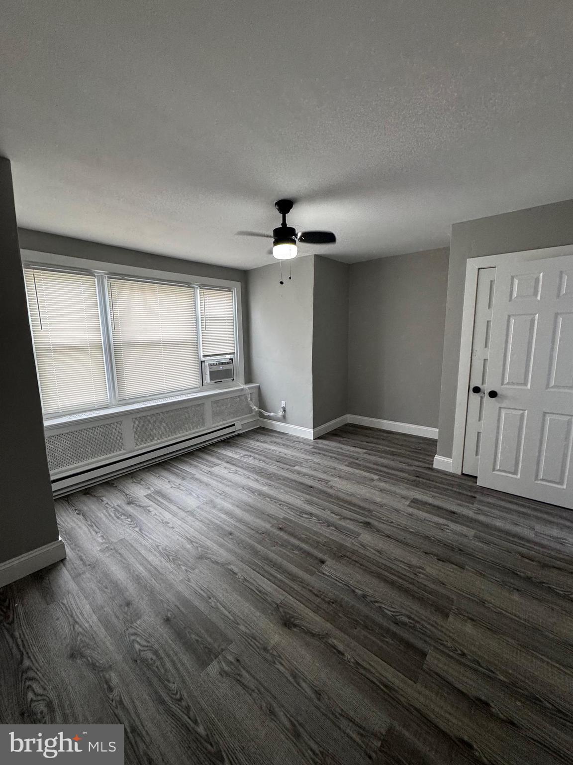 ELMWOOD PARK - Residential Income