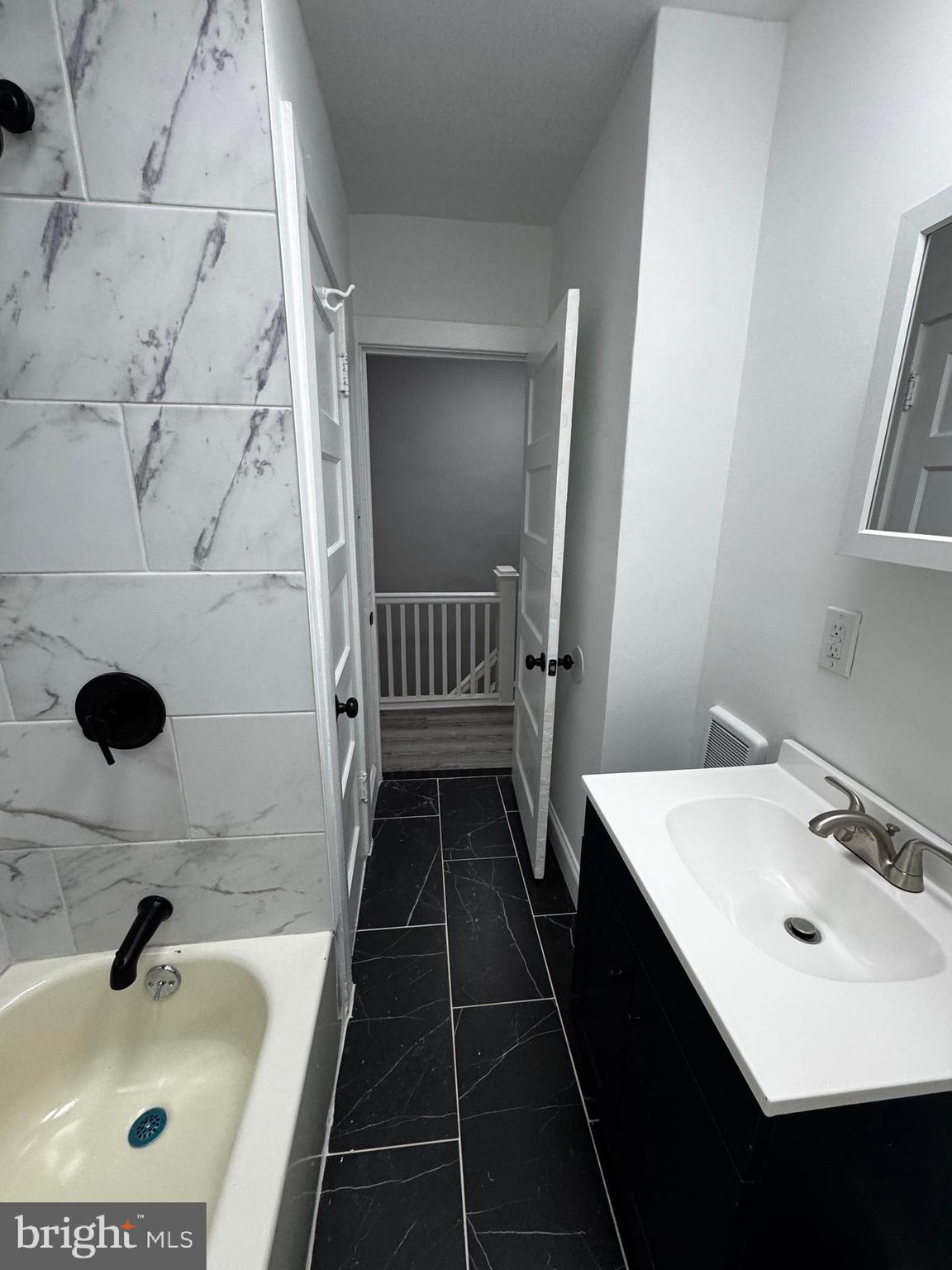 ELMWOOD PARK - Residential Income