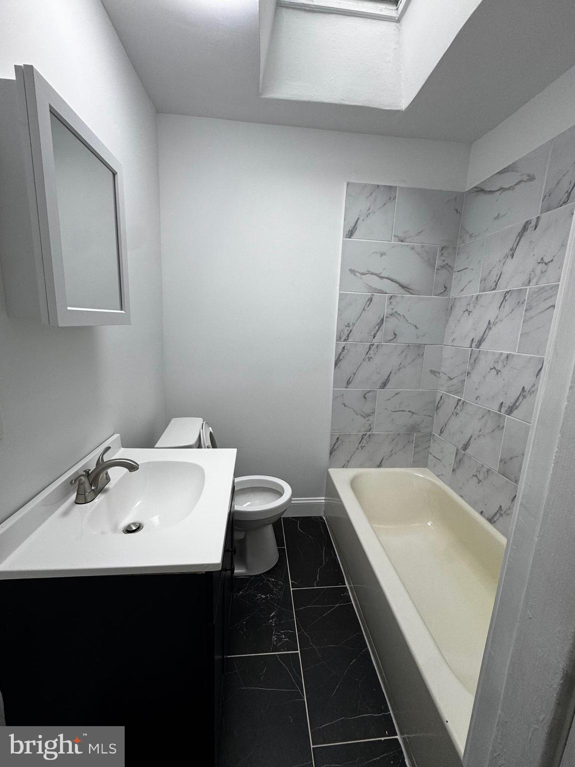 ELMWOOD PARK - Residential Income